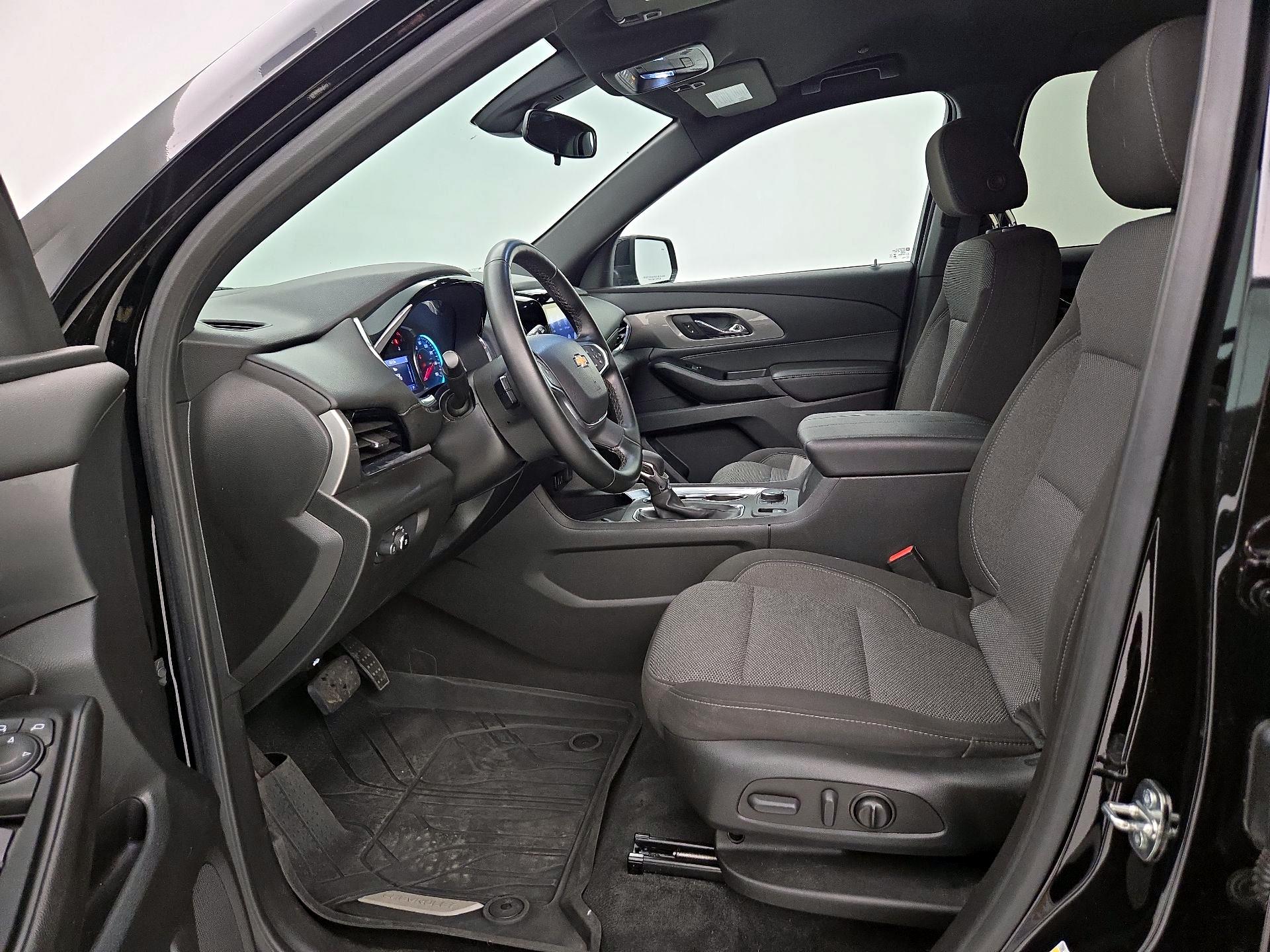 Thumbnail: 2023 Chevrolet Traverse - 11