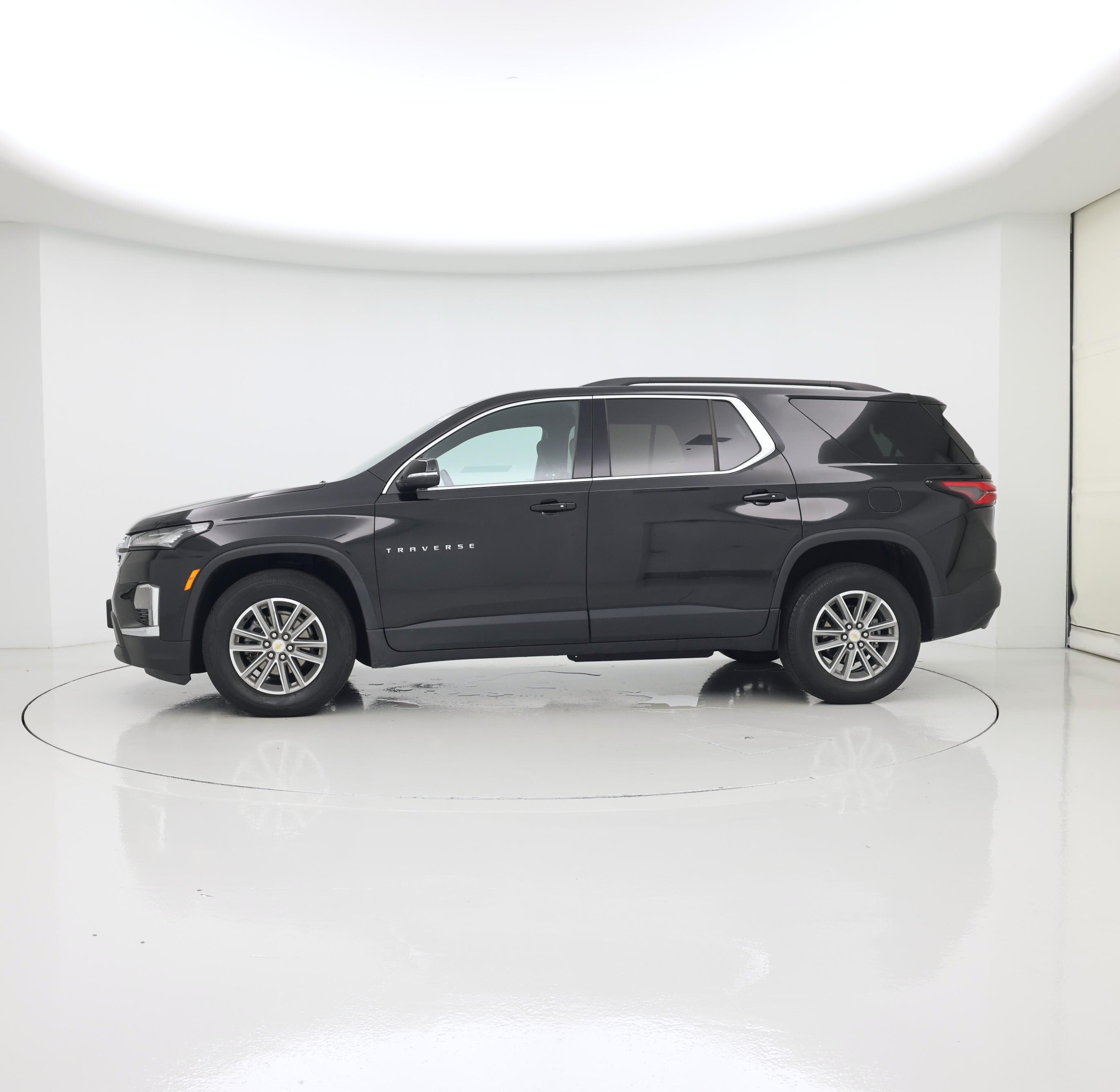 Thumbnail: 2023 Chevrolet Traverse - 3