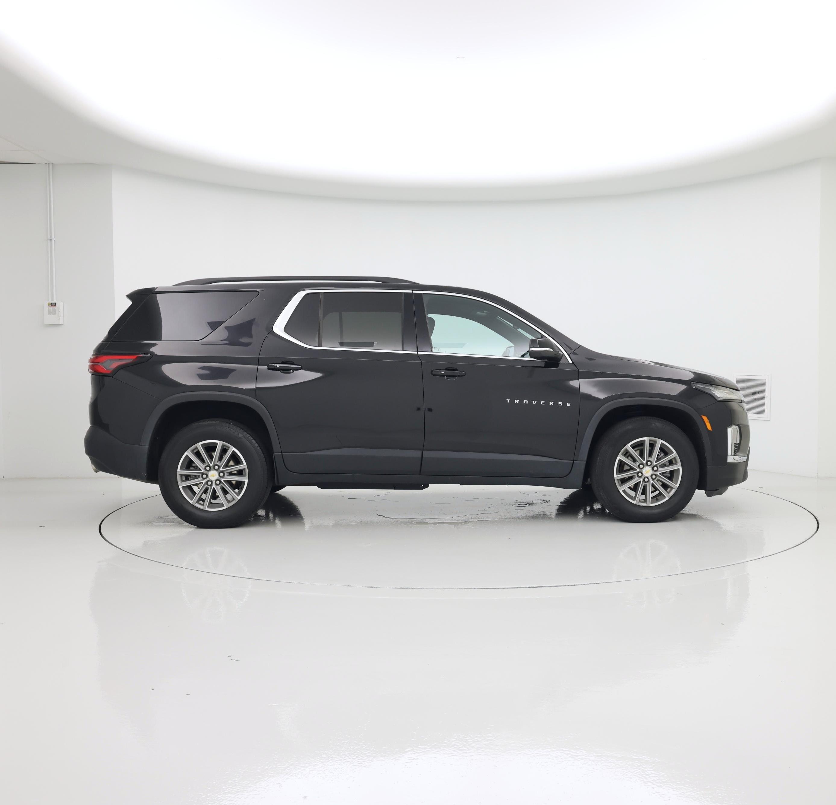 Thumbnail: 2023 Chevrolet Traverse - 7