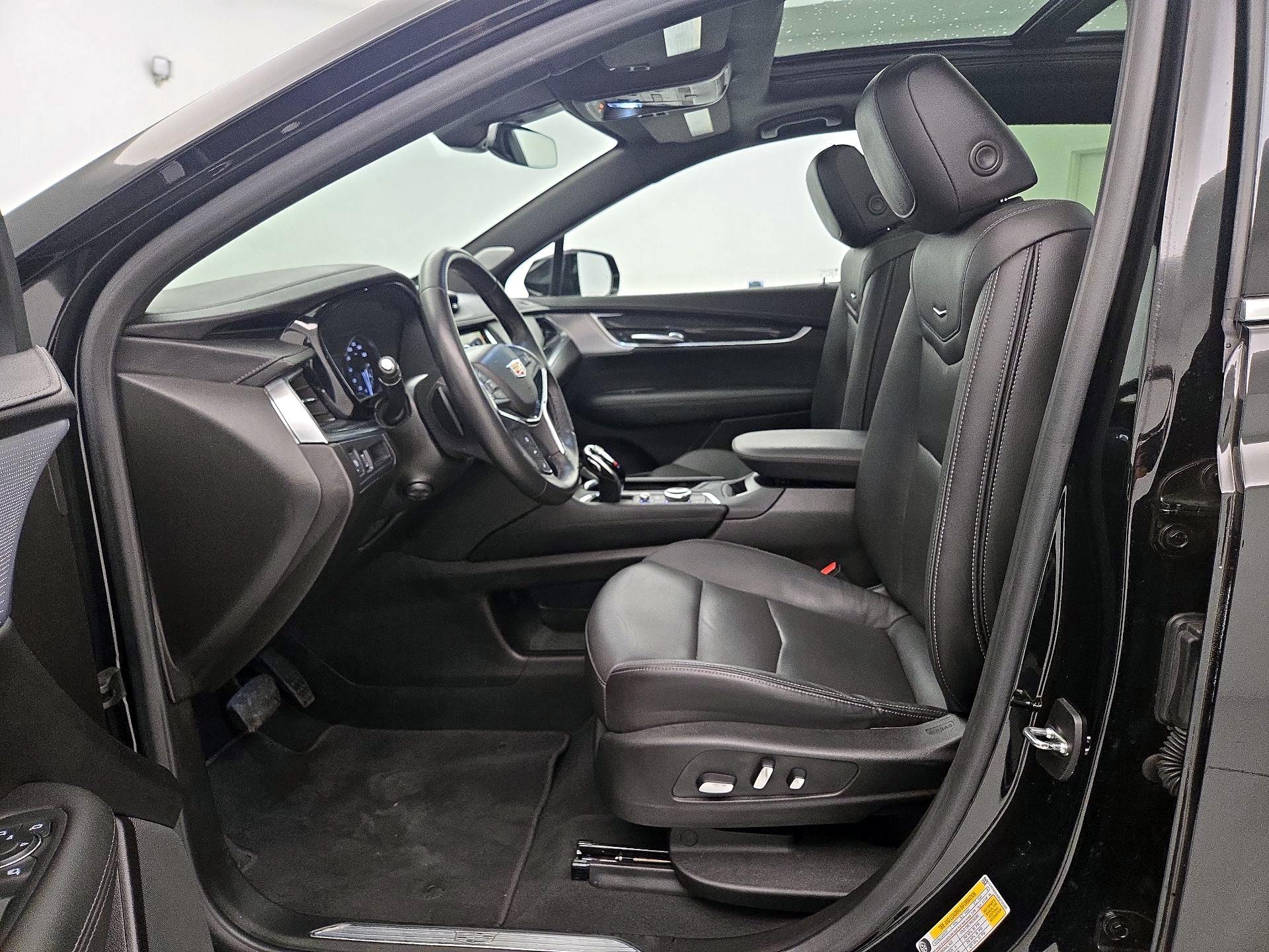 Thumbnail: 2024 Cadillac XT5 - 11