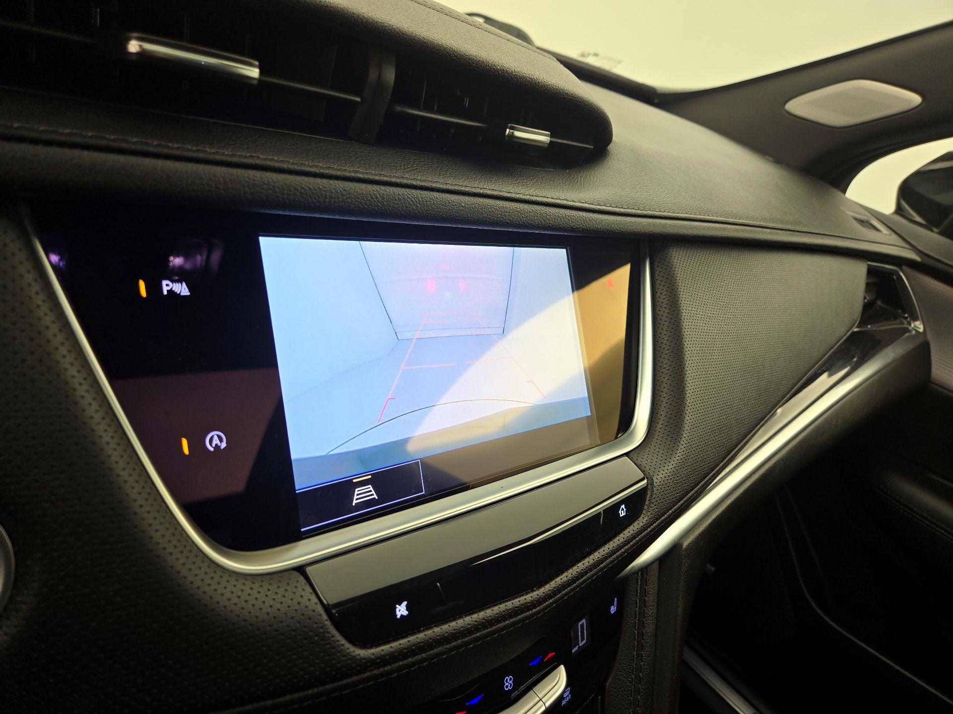 Thumbnail: 2024 Cadillac XT5 - 15