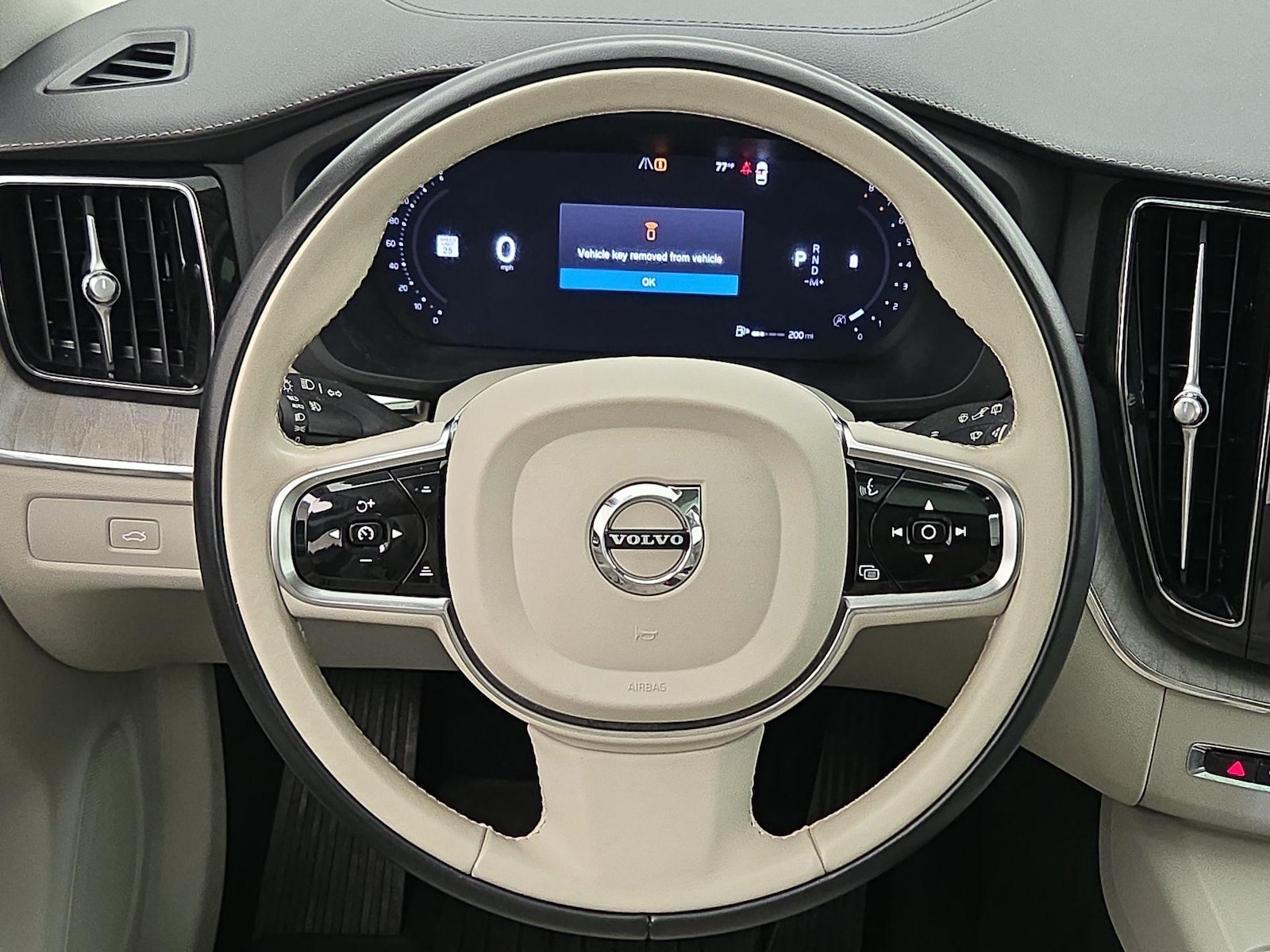 2023 Volvo XC60 Ultimate - Photo 11