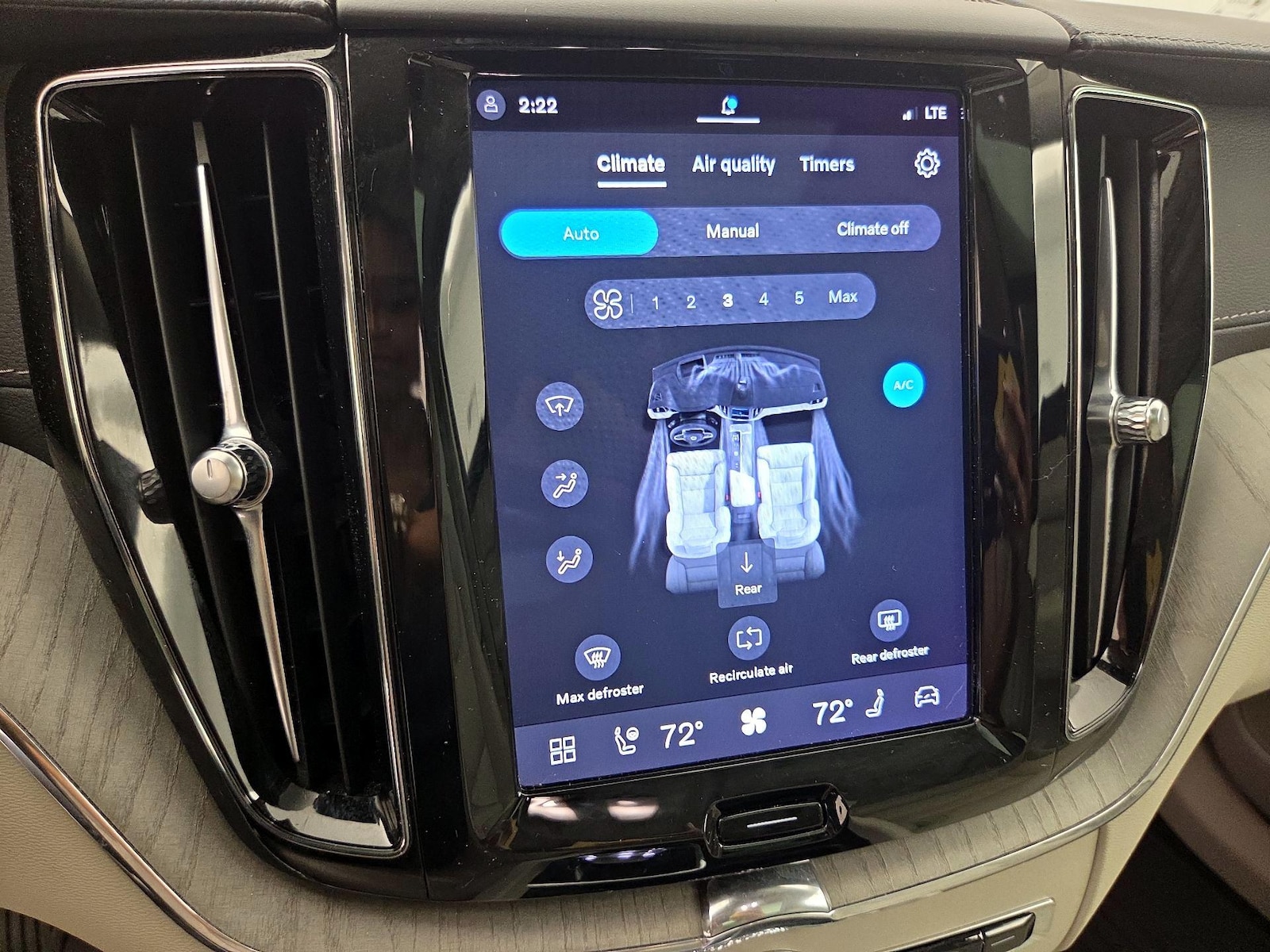 2023 Volvo XC60 Ultimate - Photo 17