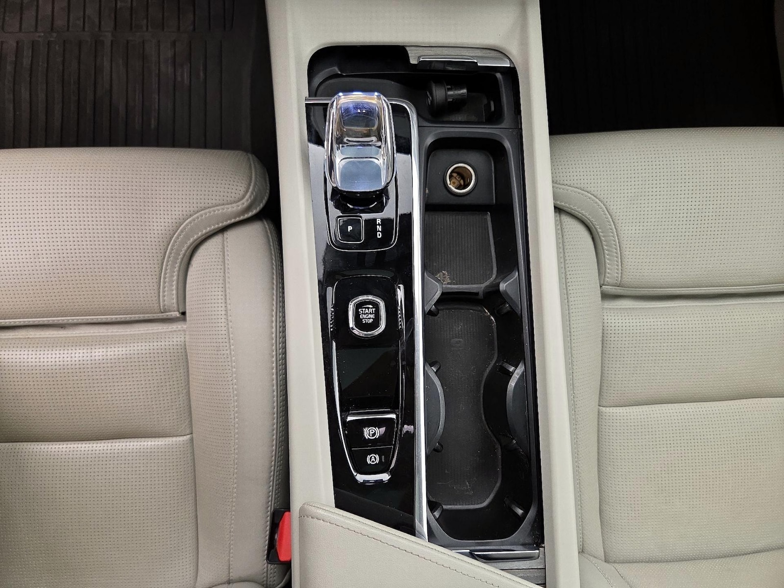 2023 Volvo XC60 Ultimate - Photo 18