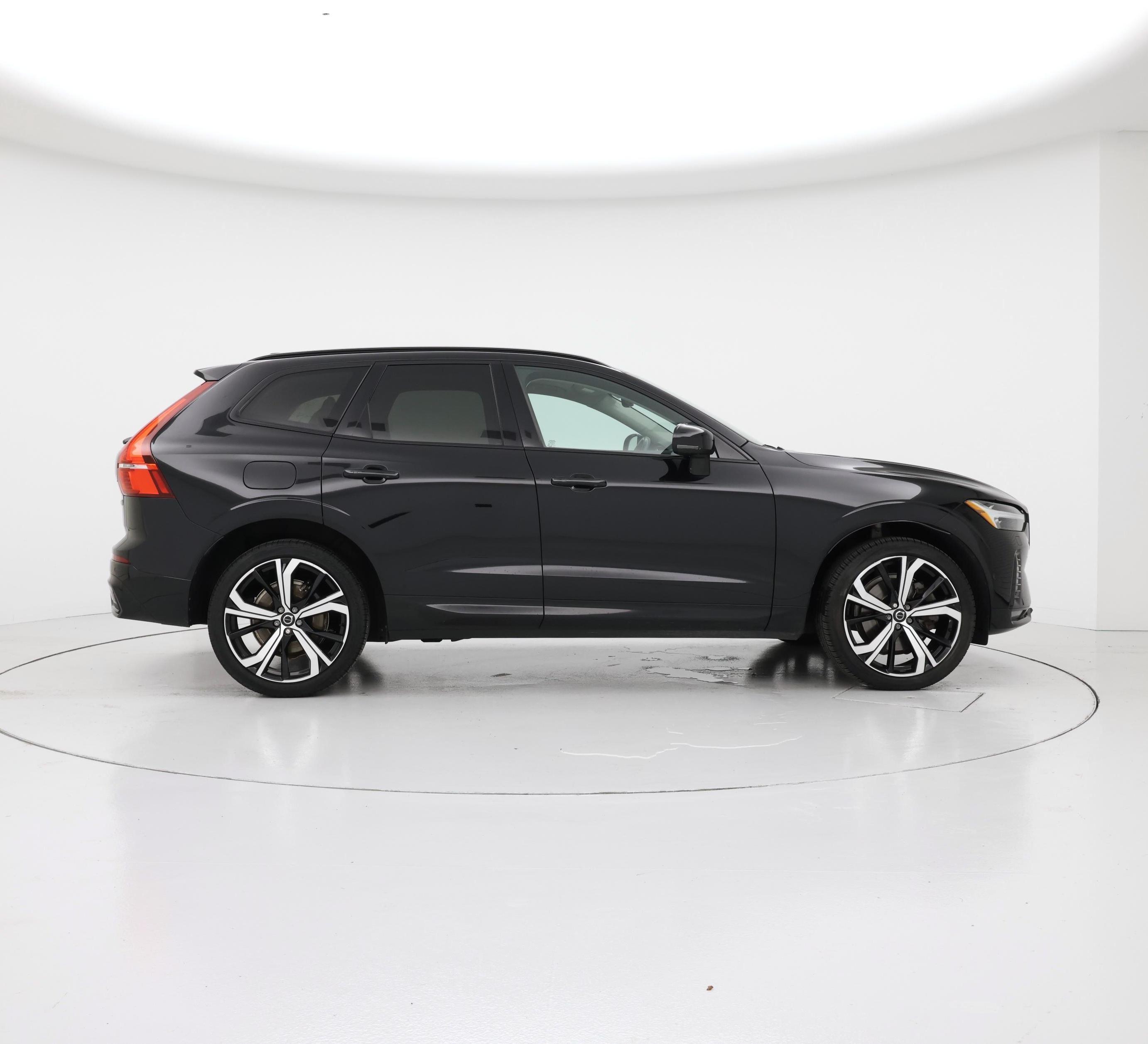 Thumbnail: 2023 Volvo XC60 - 7