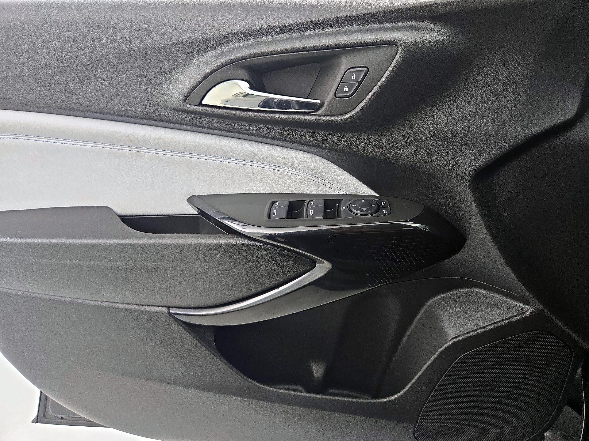 Thumbnail: 2025 Chevrolet Trax - 12