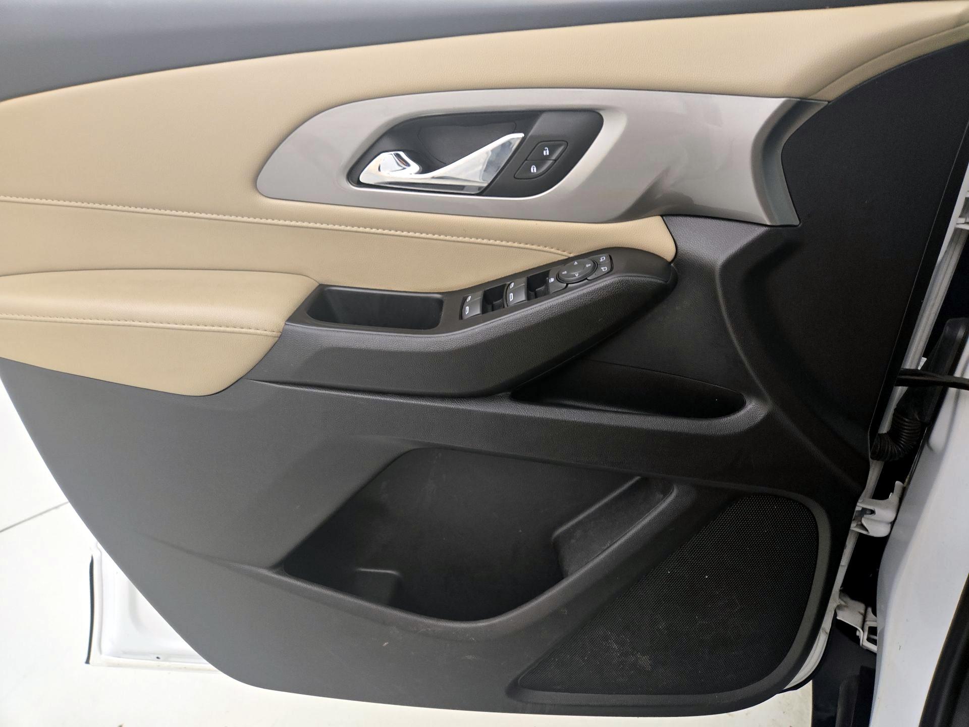 Thumbnail: 2023 Chevrolet Traverse - 12