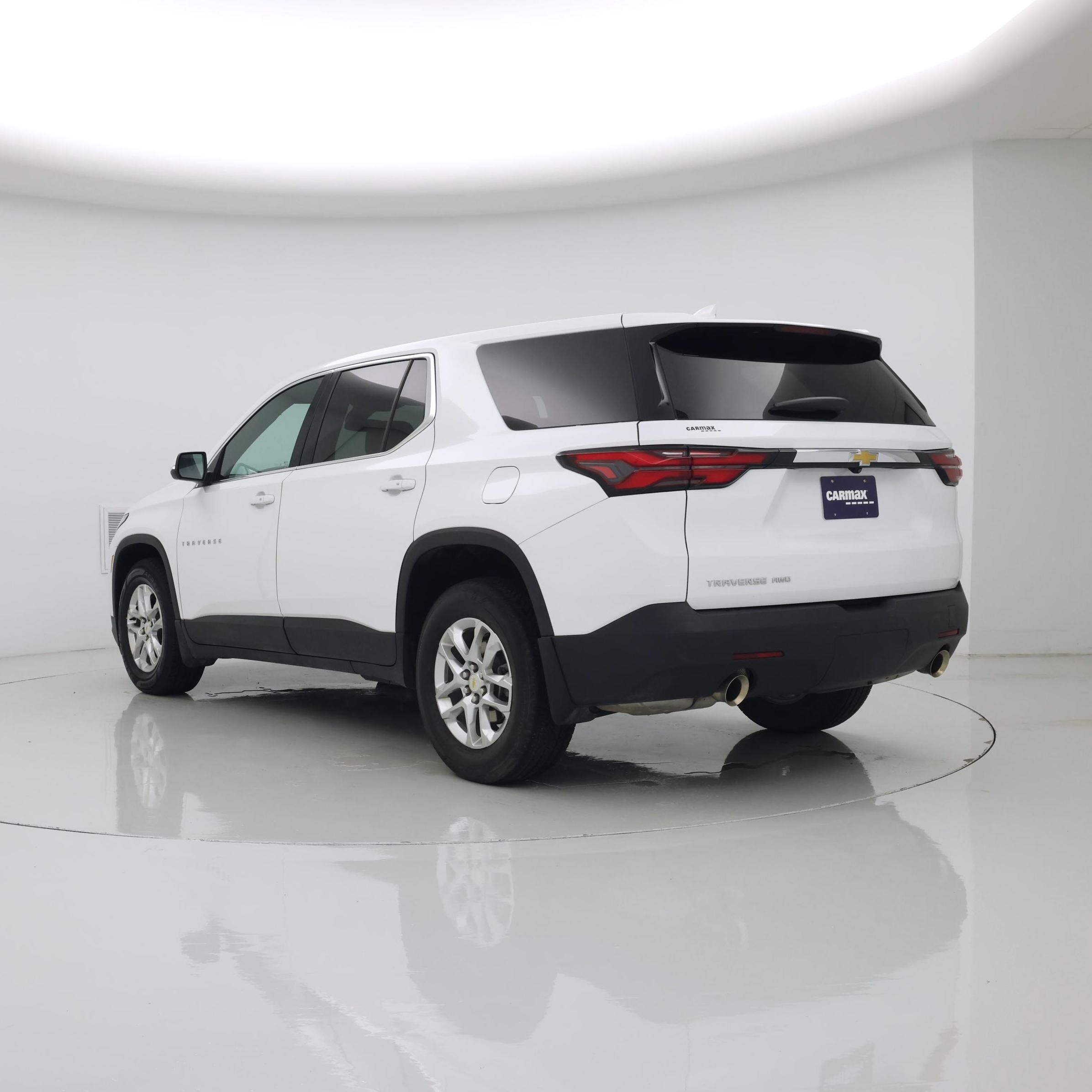 Thumbnail: 2023 Chevrolet Traverse - 2