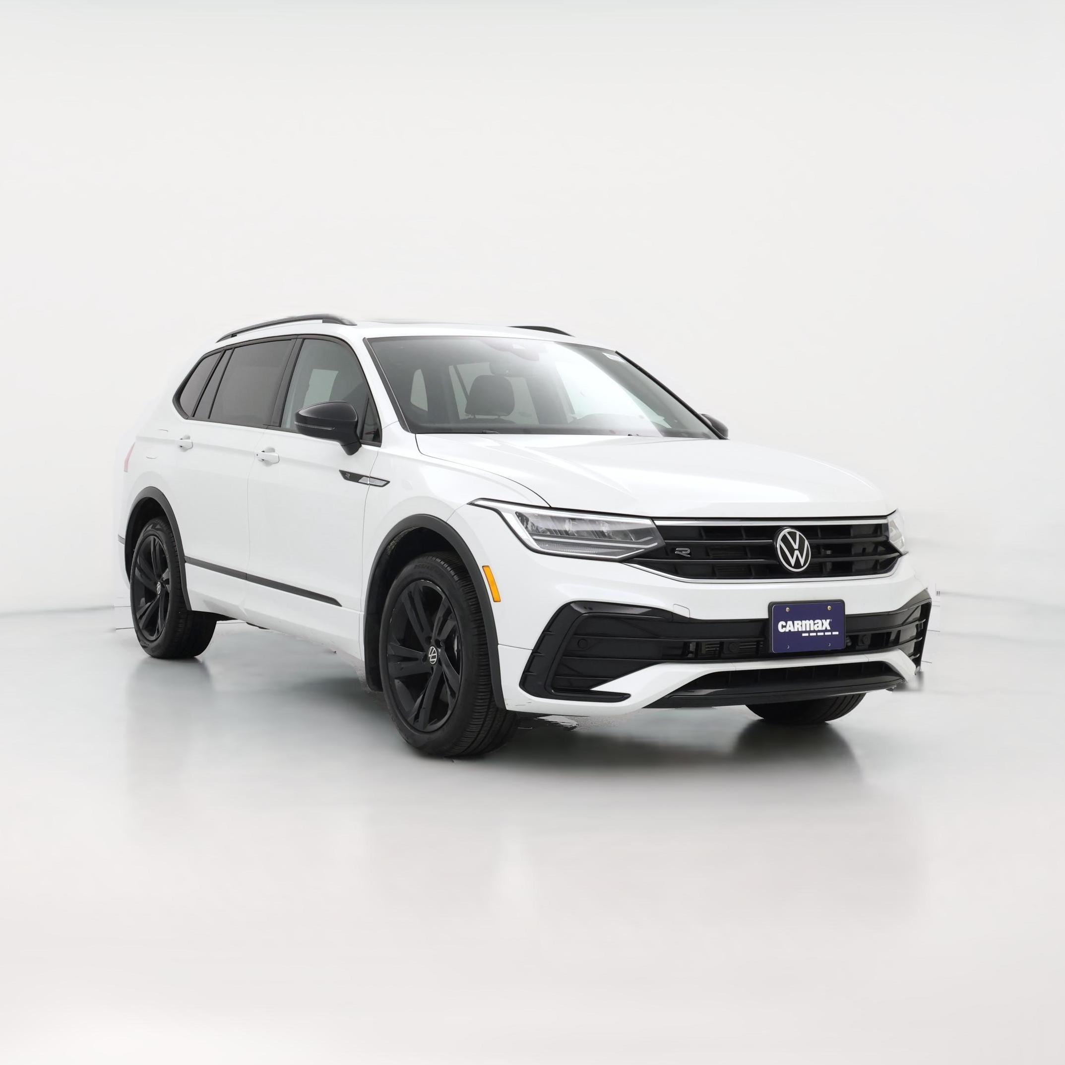 Thumbnail: 2023 Volkswagen Tiguan - 1