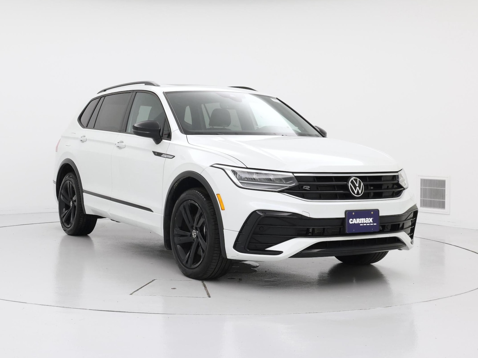 2023 Volkswagen Tiguan SE R-LINE BLACK - Photo 2