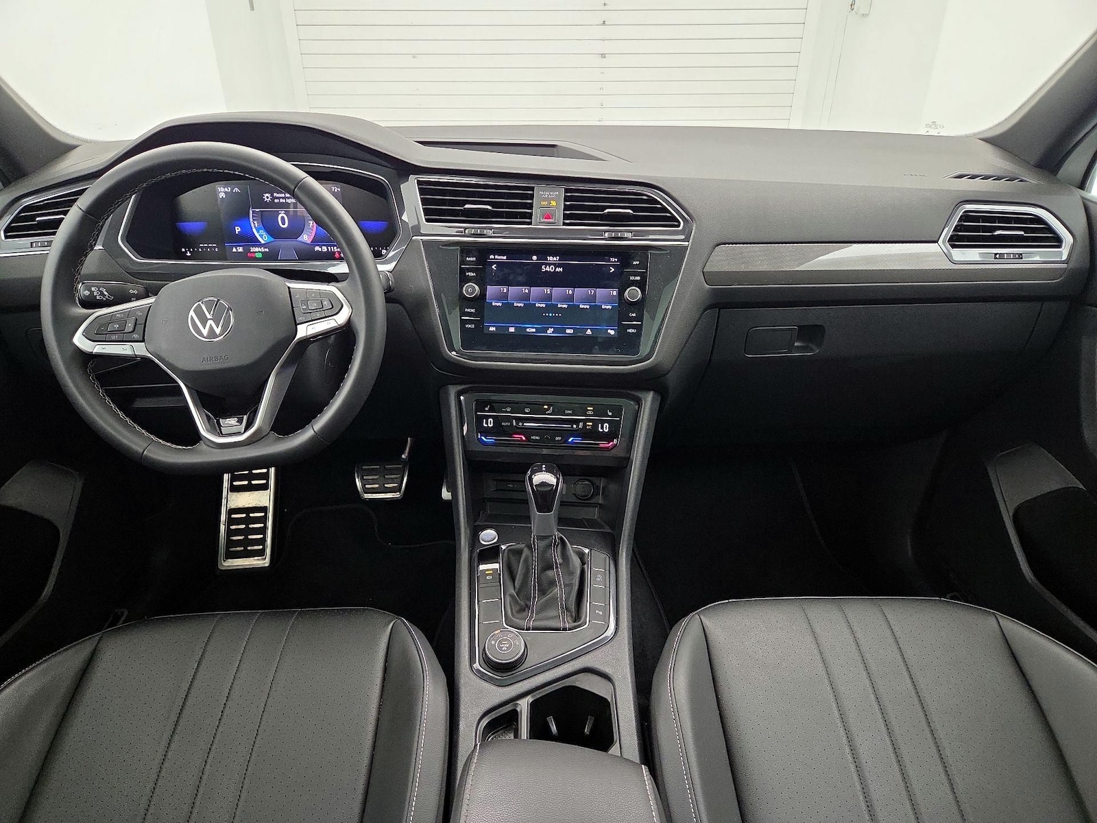 2023 Volkswagen Tiguan SE R-LINE BLACK - Photo 10