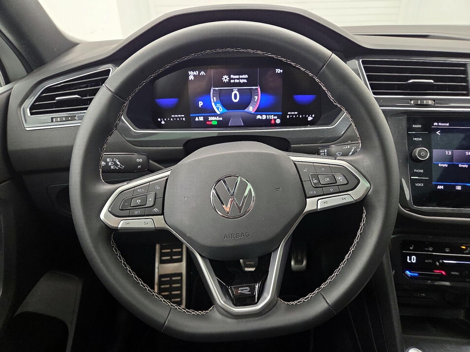 2023 Volkswagen Tiguan SE R-LINE BLACK - Photo 11