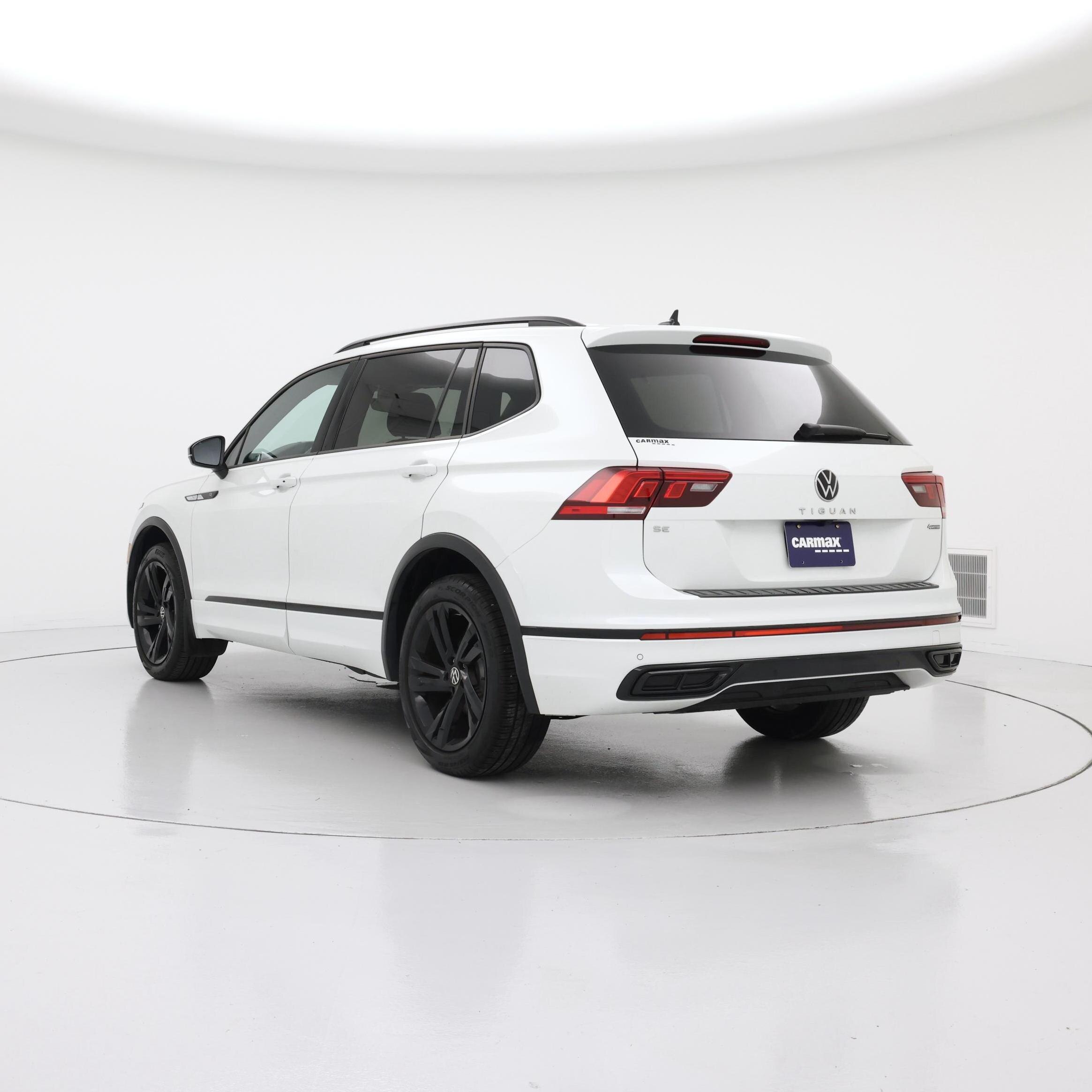 Thumbnail: 2023 Volkswagen Tiguan - 2