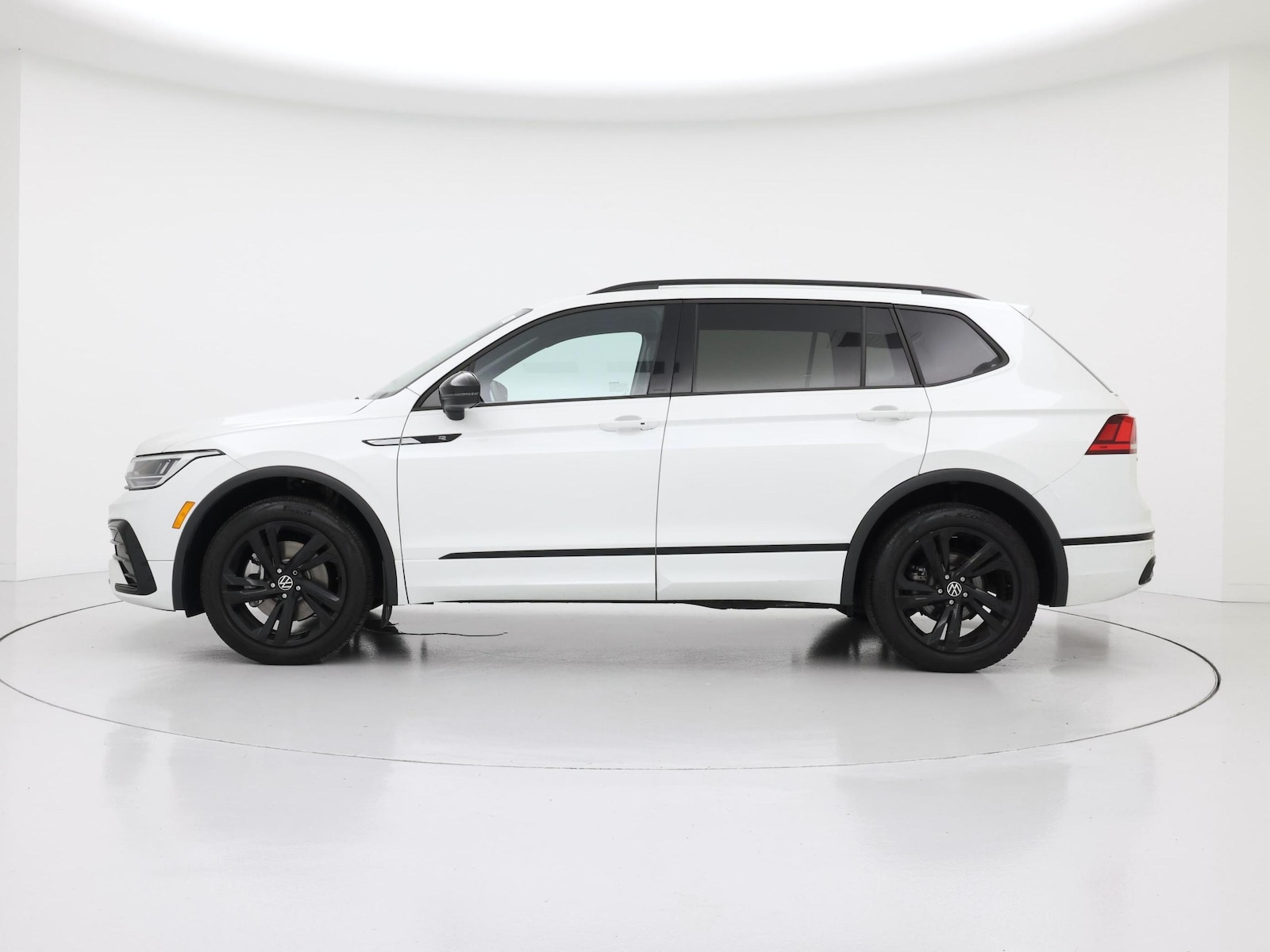 2023 Volkswagen Tiguan SE R-LINE BLACK - Photo 4