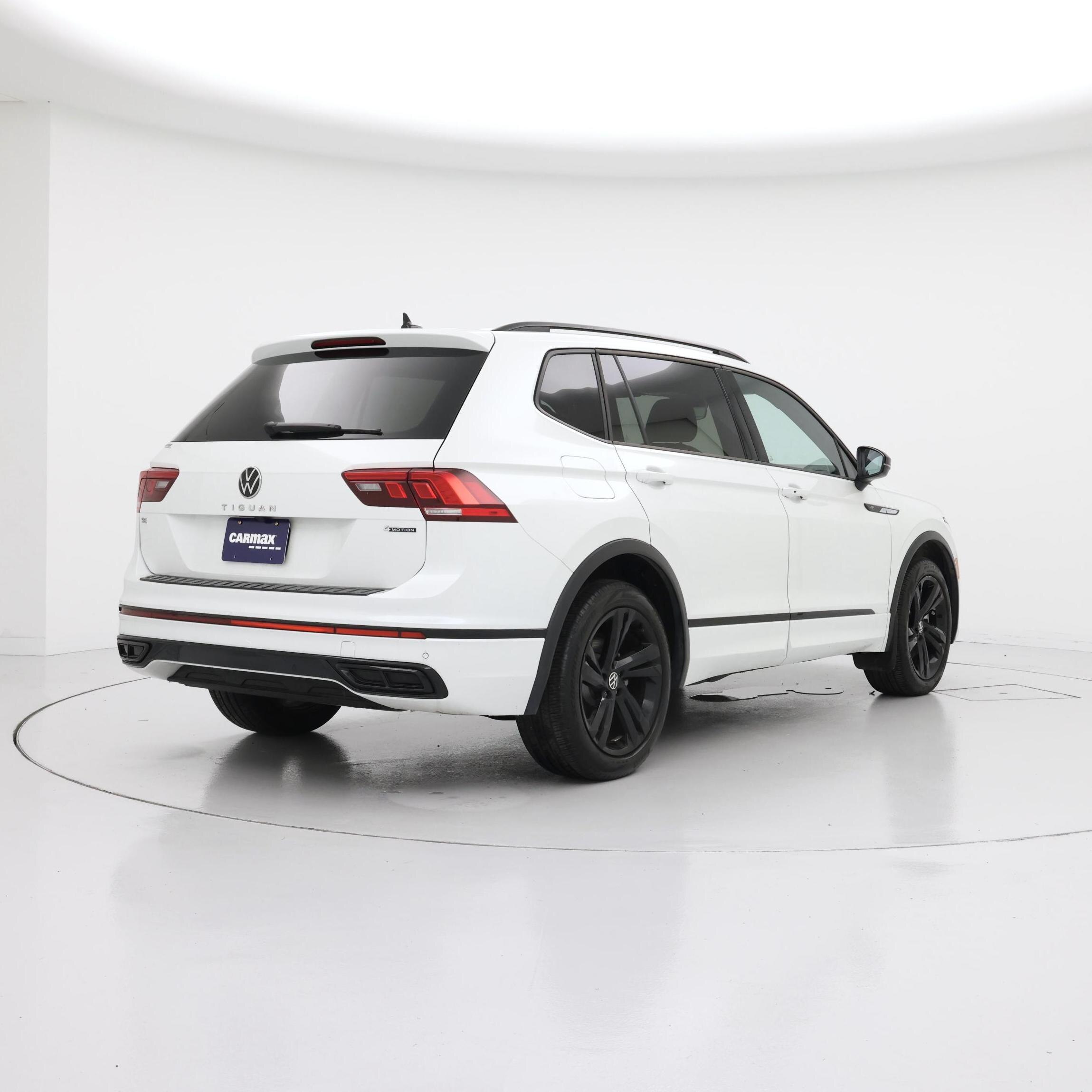 Thumbnail: 2023 Volkswagen Tiguan - 8