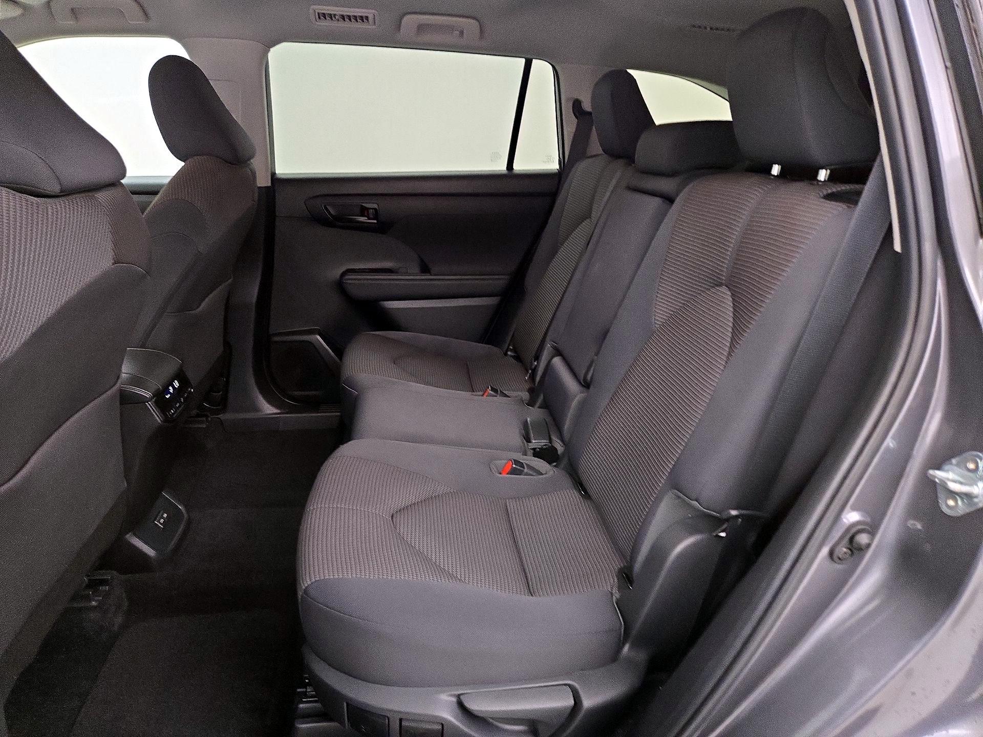Thumbnail: 2023 Toyota Highlander - 19