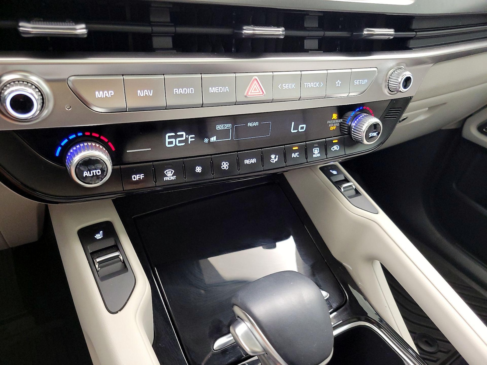 2025 Kia Telluride S - Photo 18