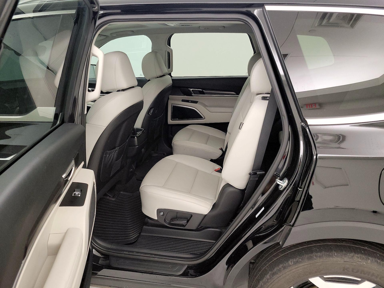2025 Kia Telluride S - Photo 22