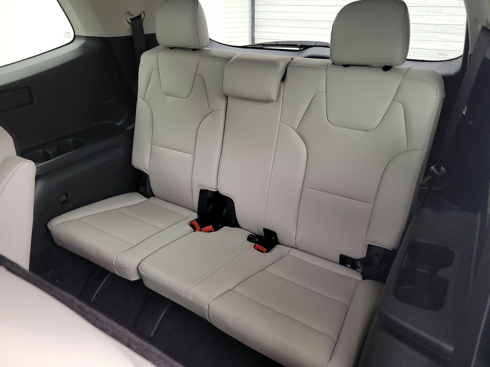 2025 Kia Telluride S - Photo 23