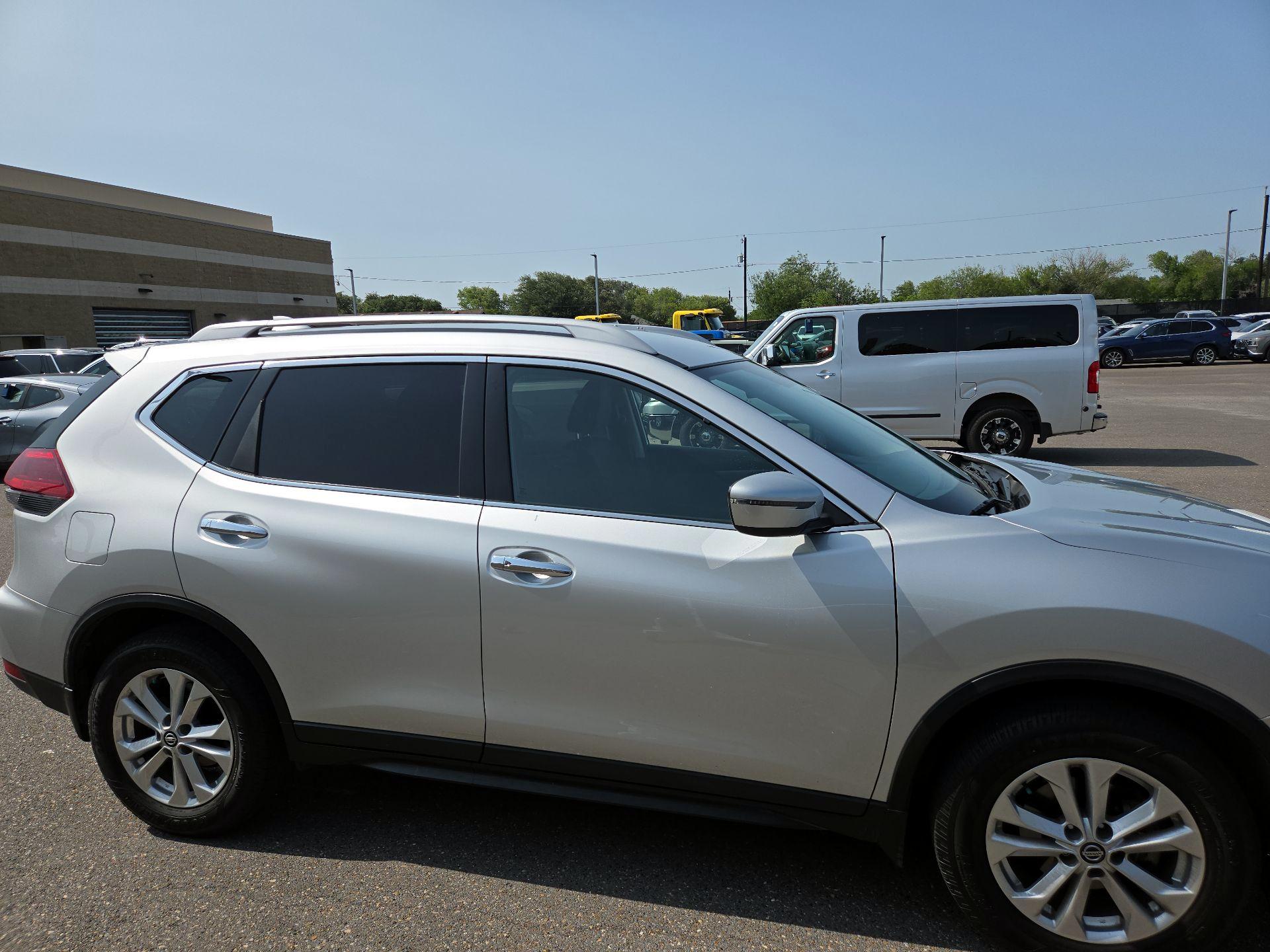 Thumbnail: 2018 Nissan Rogue - 4