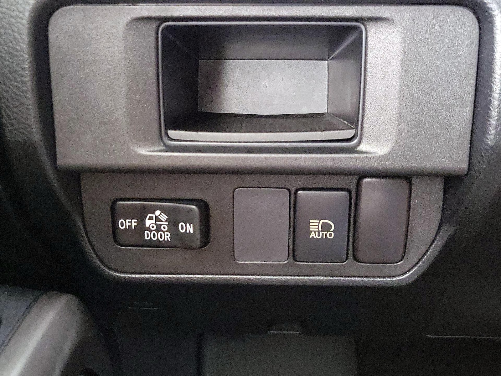 2019 Toyota Tacoma SR5 - Photo 14