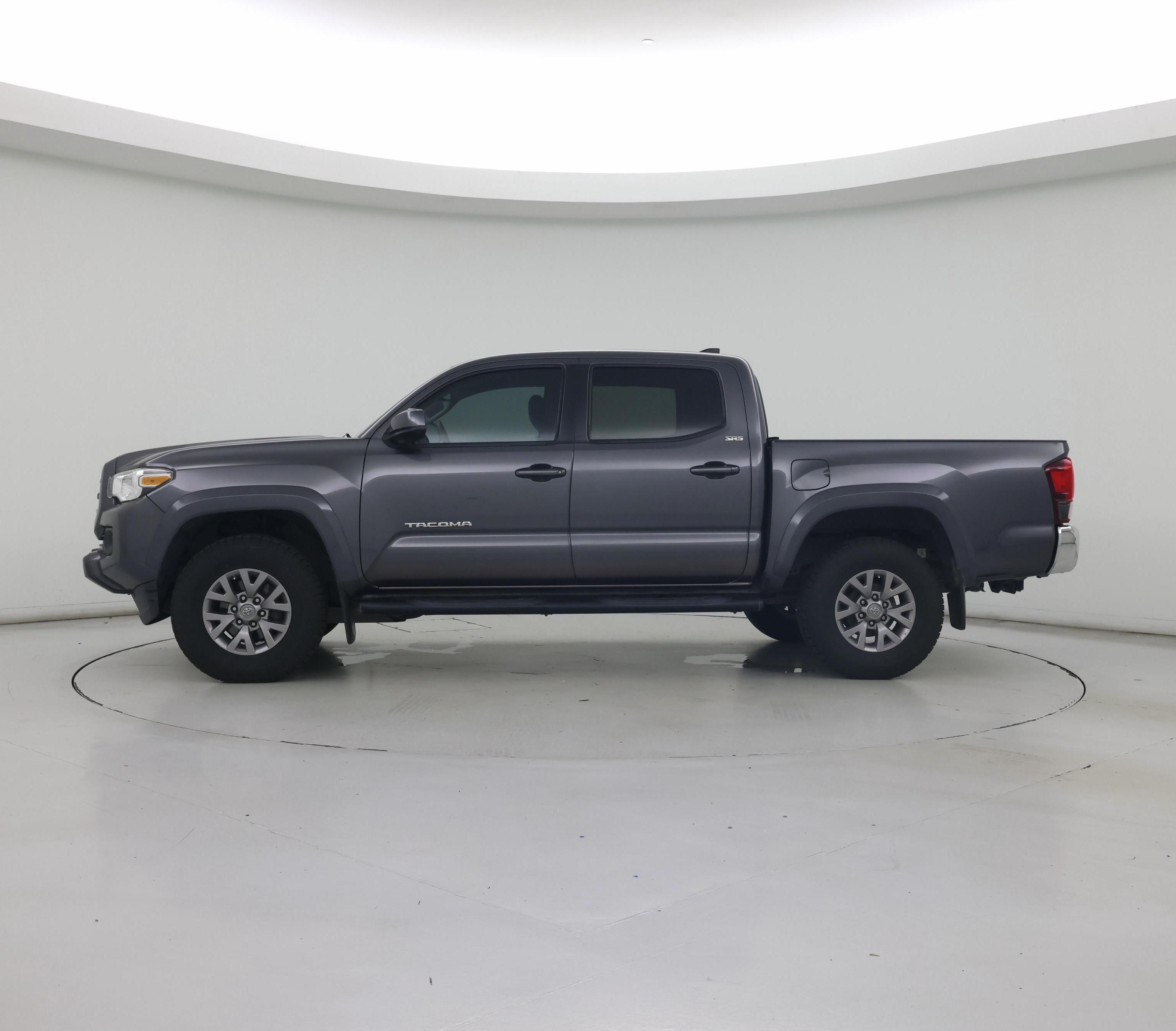 Thumbnail: 2019 Toyota Tacoma - 3