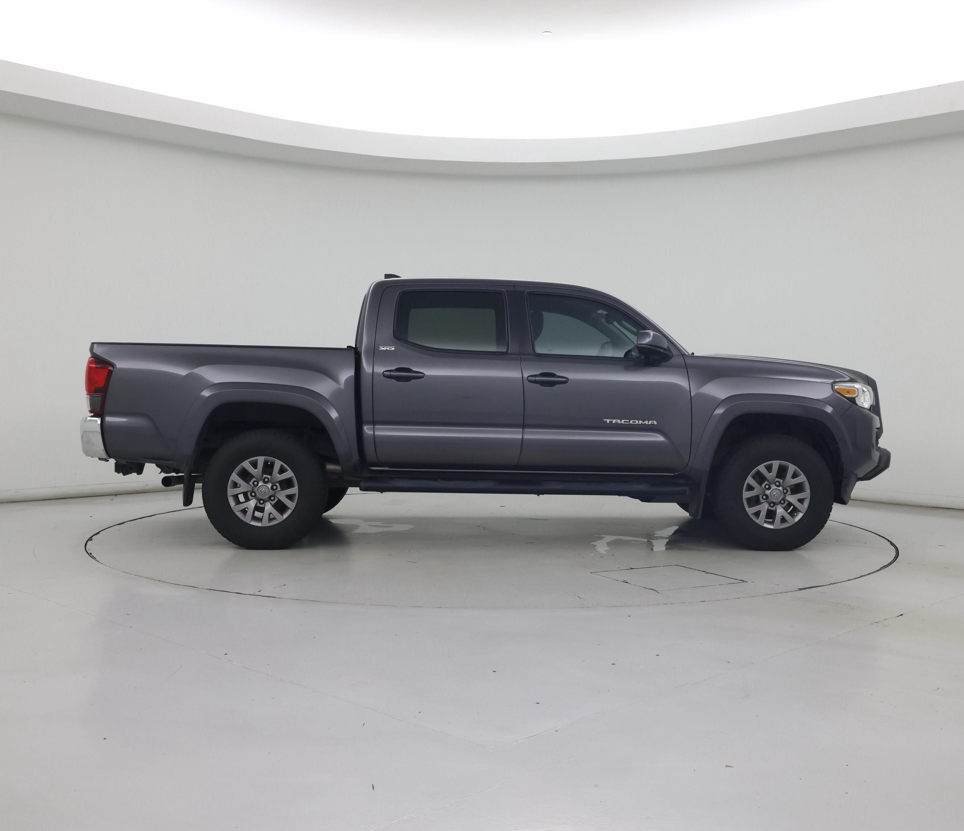 Thumbnail: 2019 Toyota Tacoma - 7
