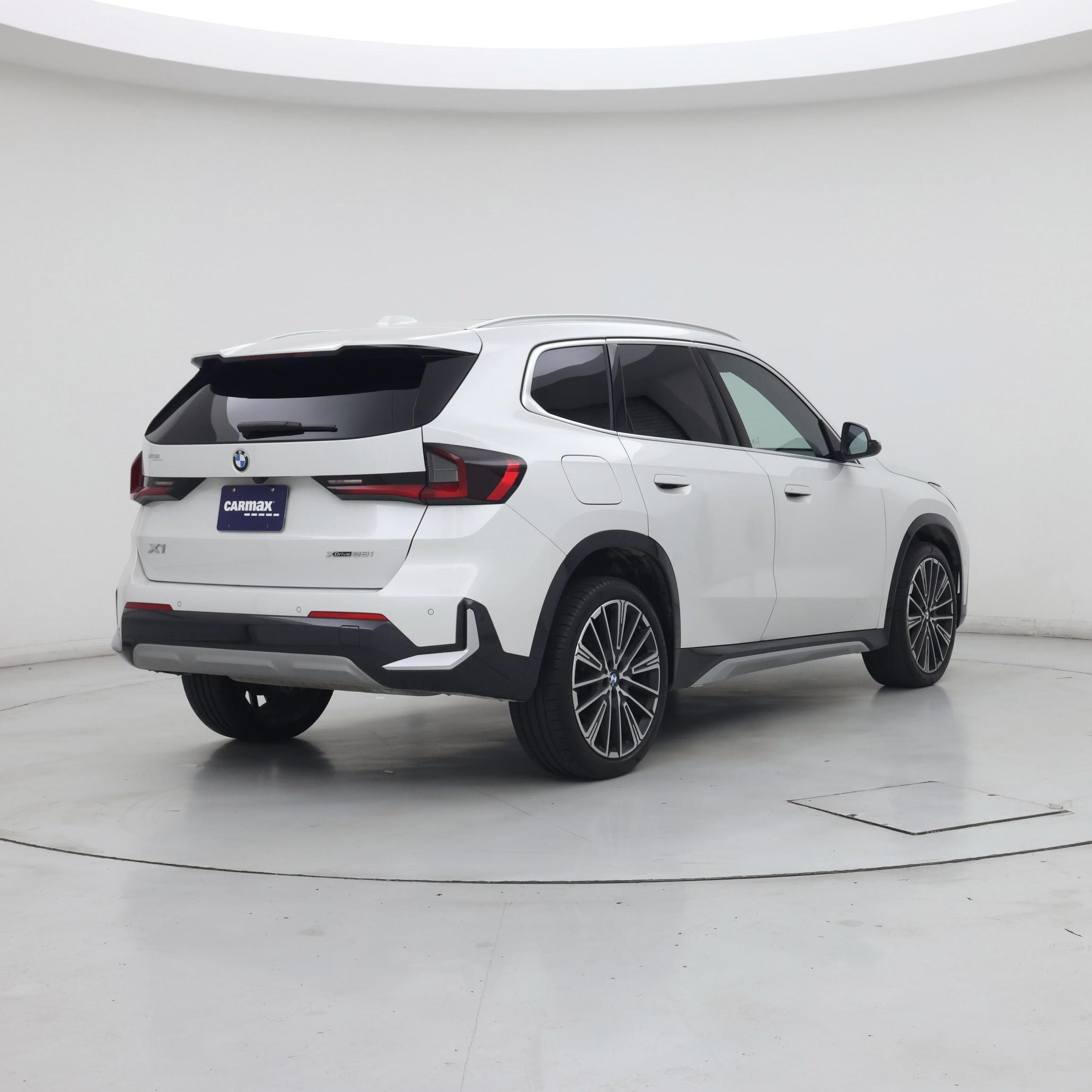 Thumbnail: 2025 BMW X1 - 8