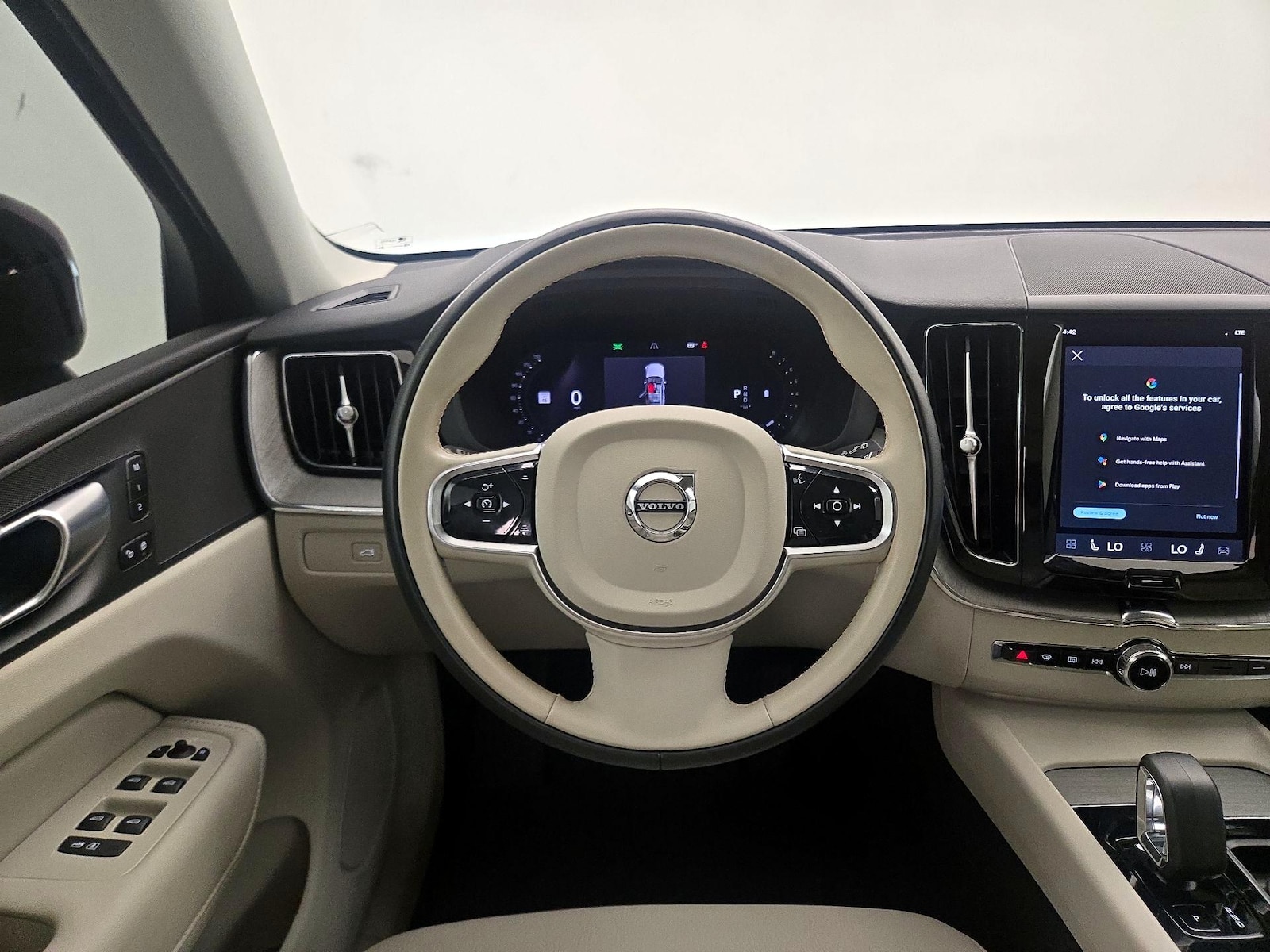 2024 Volvo XC60 Plus - Photo 11