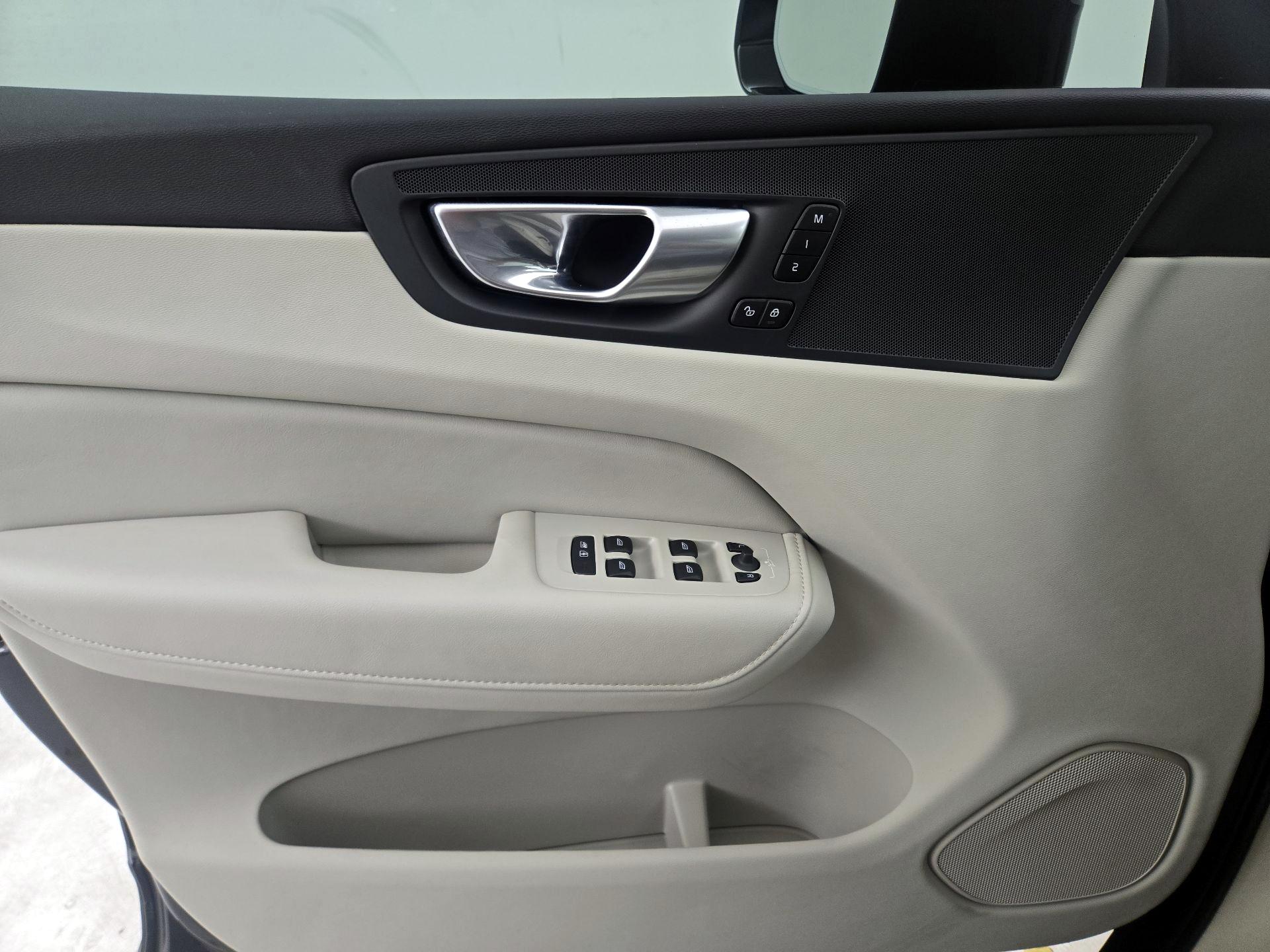 Thumbnail: 2024 Volvo XC60 - 12