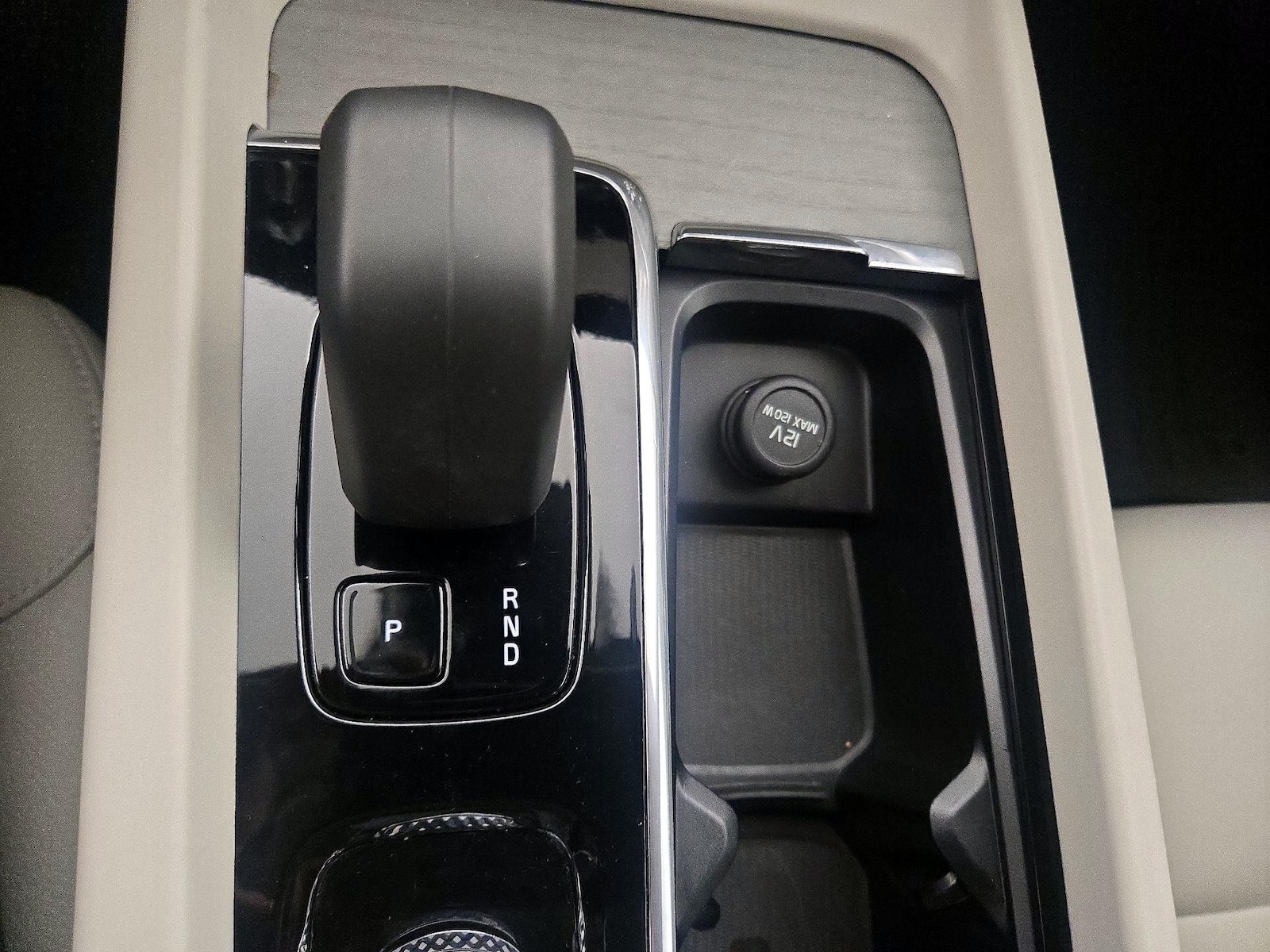 2024 Volvo XC60 Plus - Photo 18