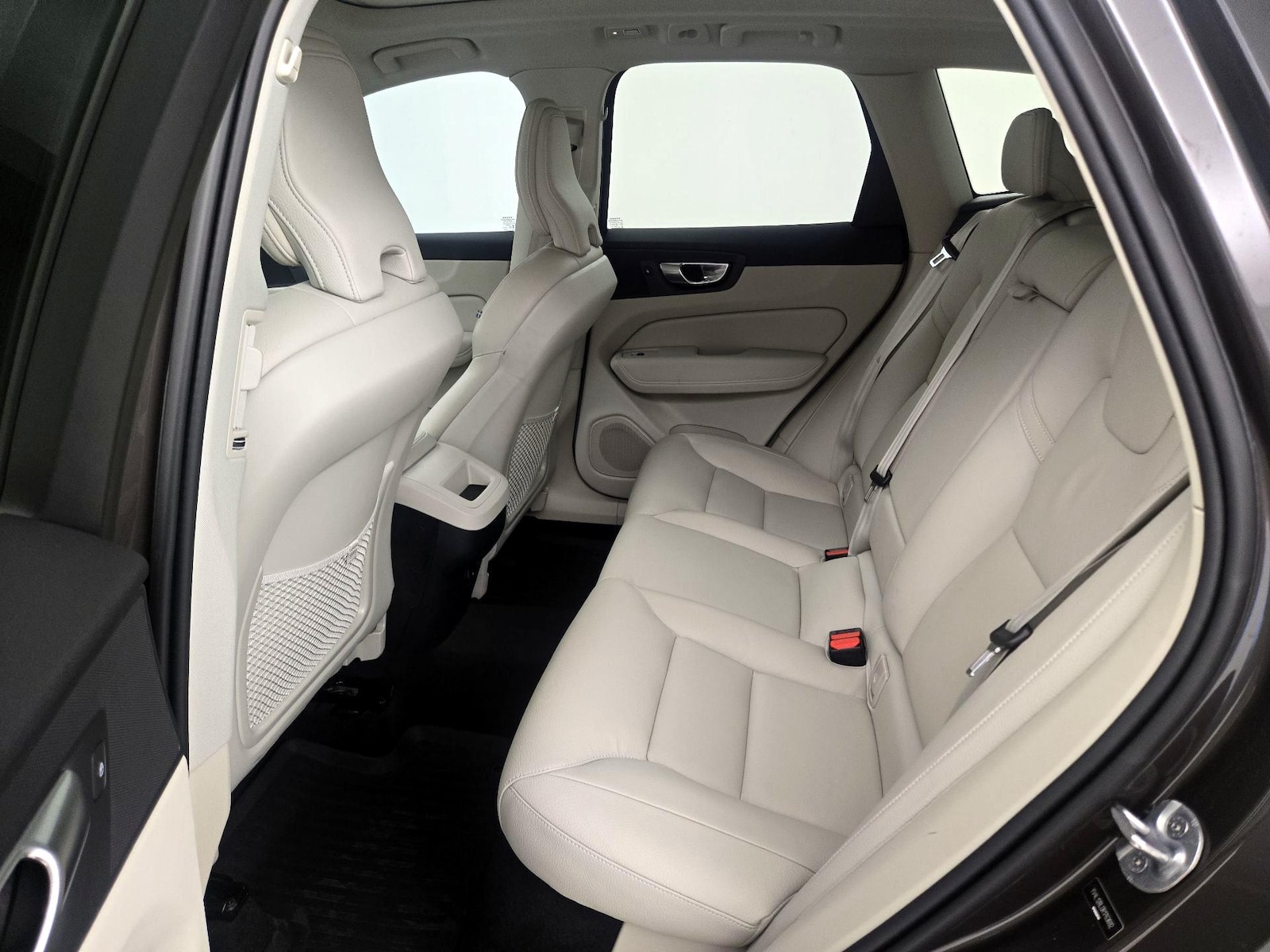 2024 Volvo XC60 Plus - Photo 19