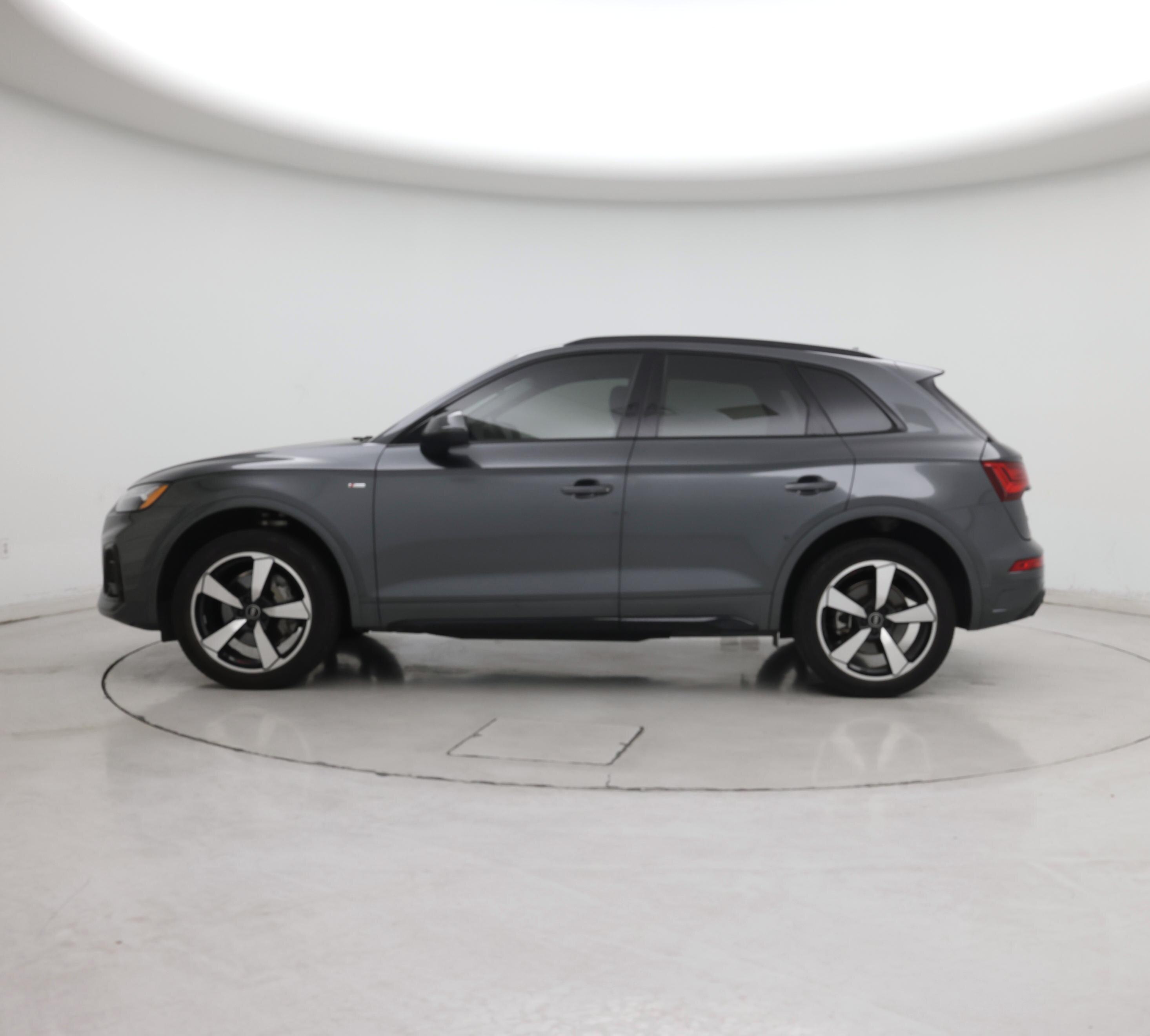 Thumbnail: 2022 Audi Q5 - 3