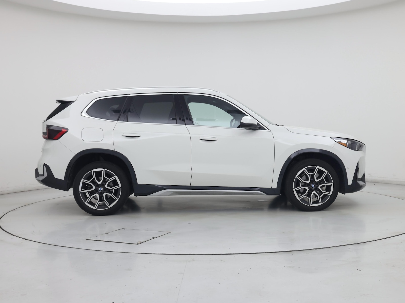 2025 BMW X1 28i - Photo 8