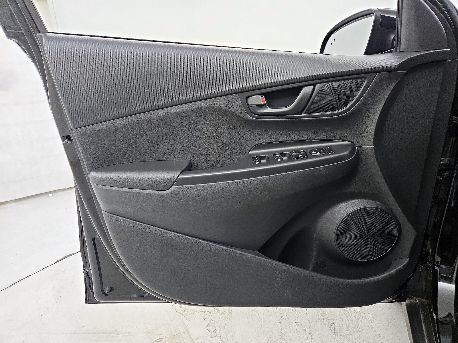 2023 Hyundai Kona SE - Photo 13