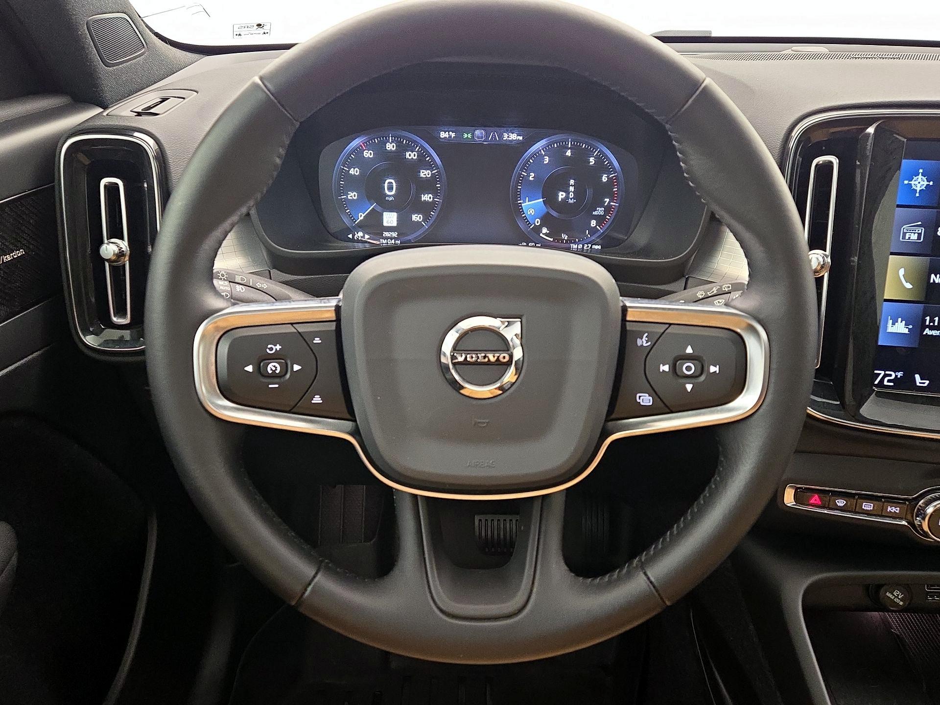 Thumbnail: 2020 Volvo XC40 - 10