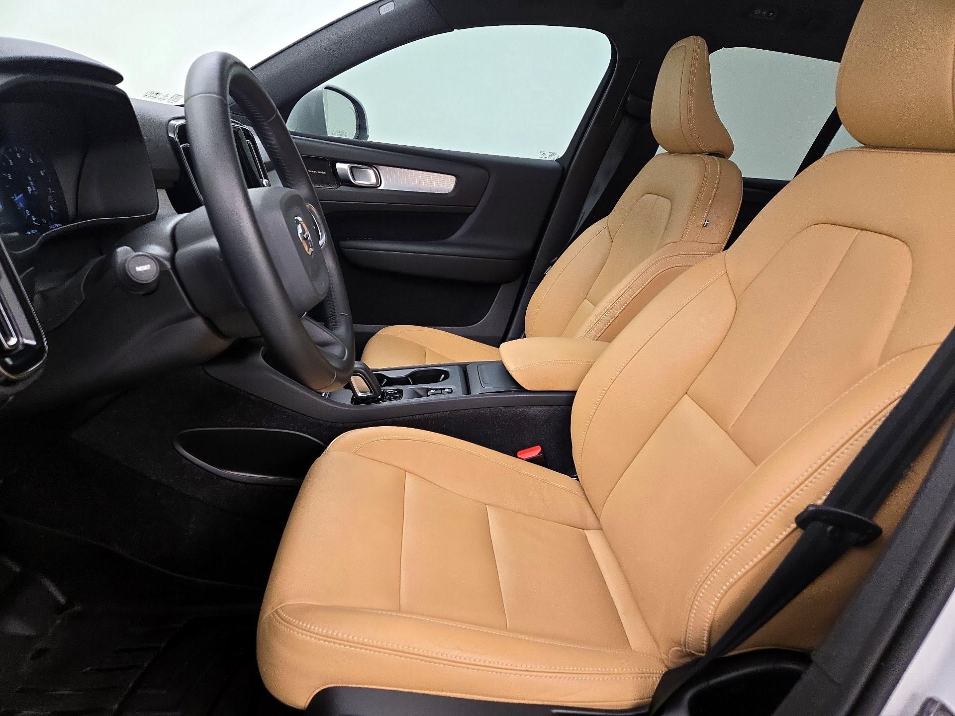 Thumbnail: 2020 Volvo XC40 - 11