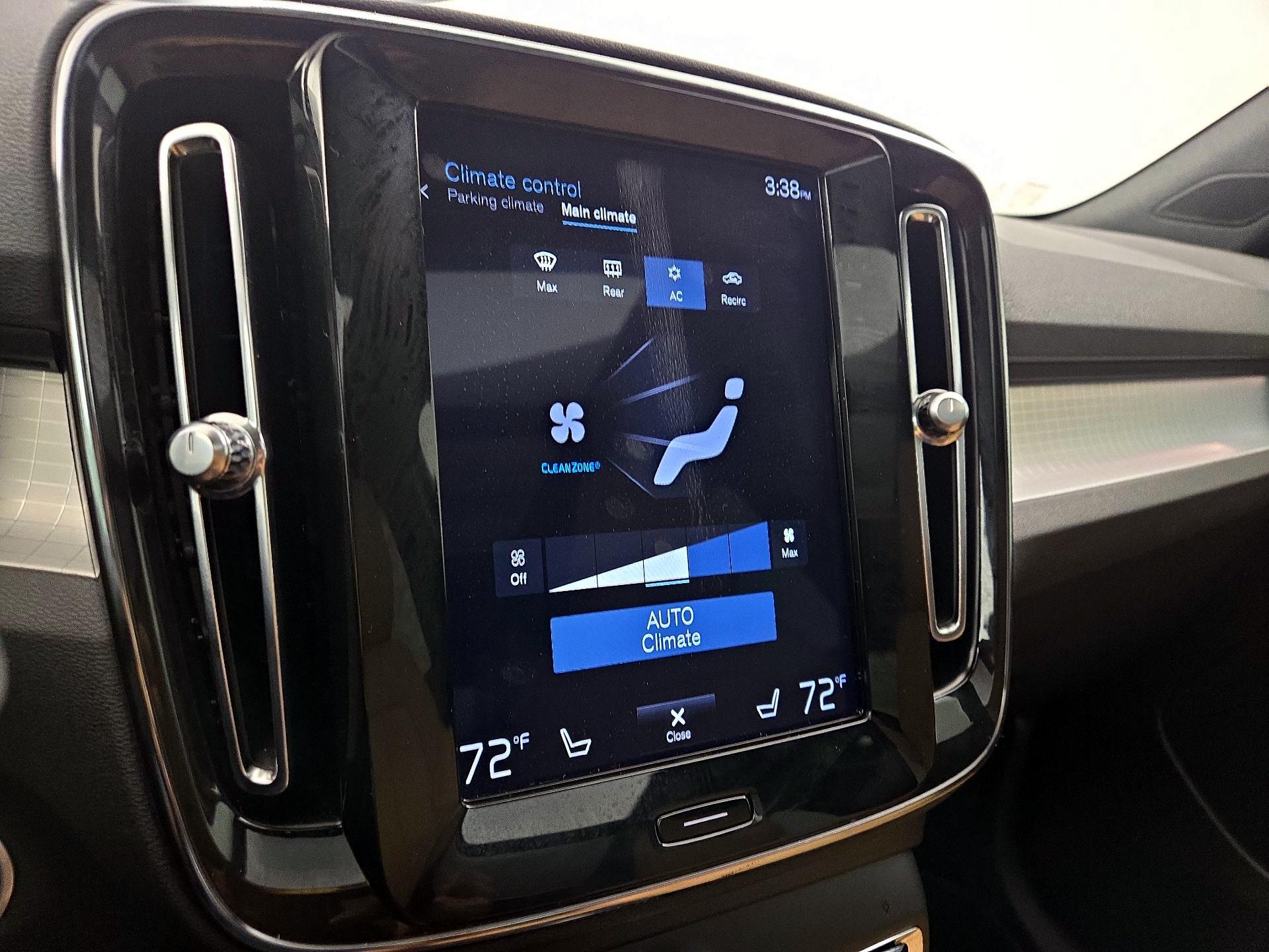 Thumbnail: 2020 Volvo XC40 - 17