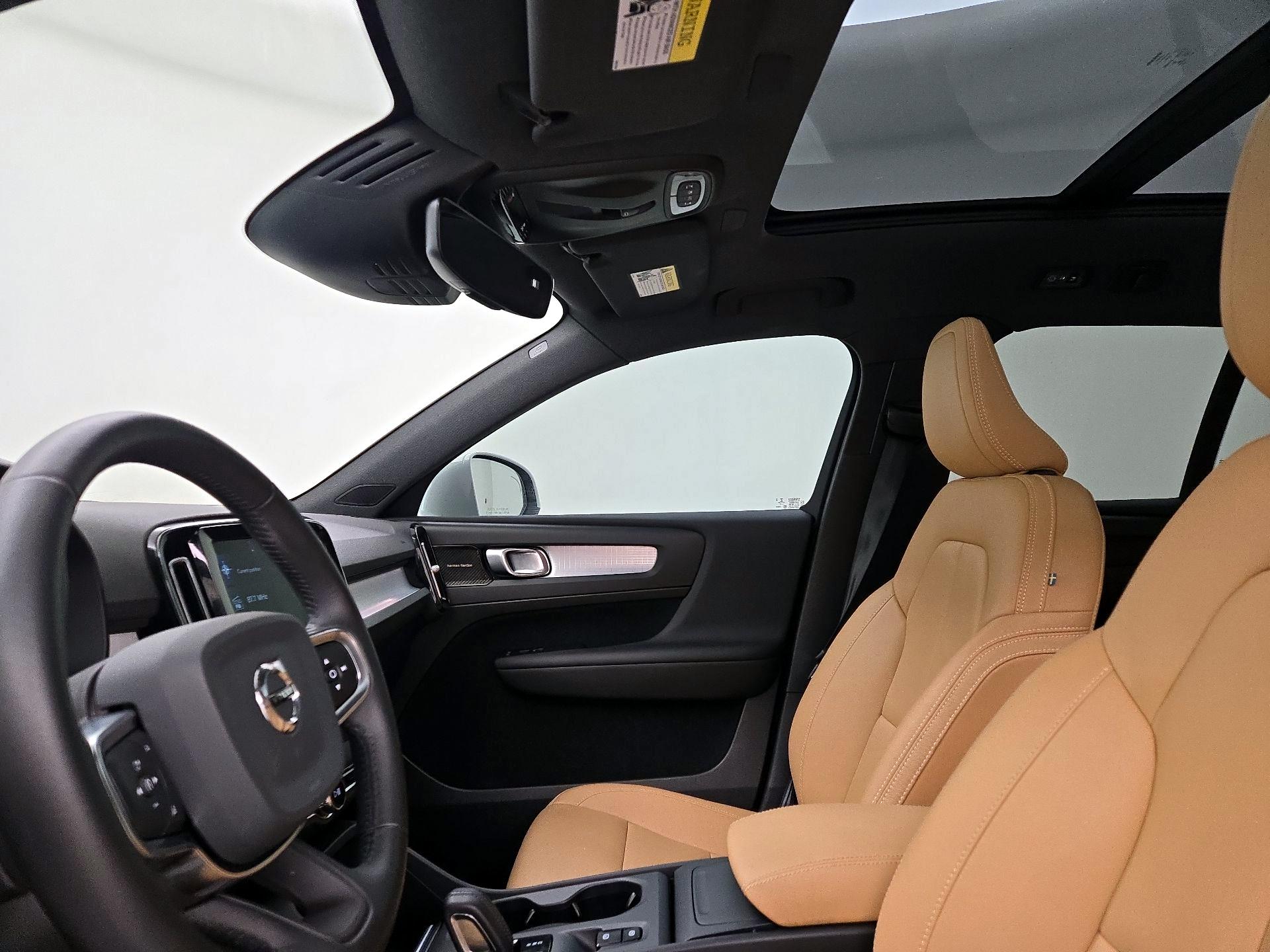 Thumbnail: 2020 Volvo XC40 - 20