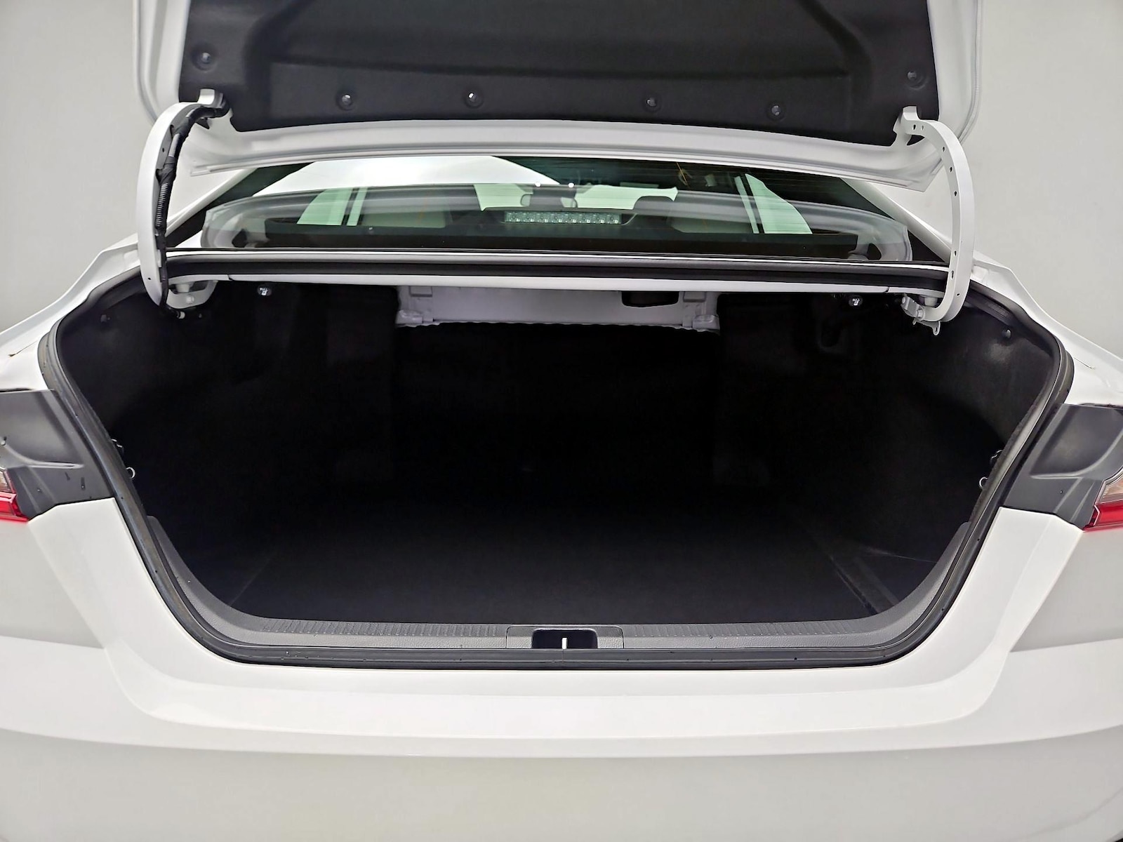 2026 Toyota Camry SE - Photo 21