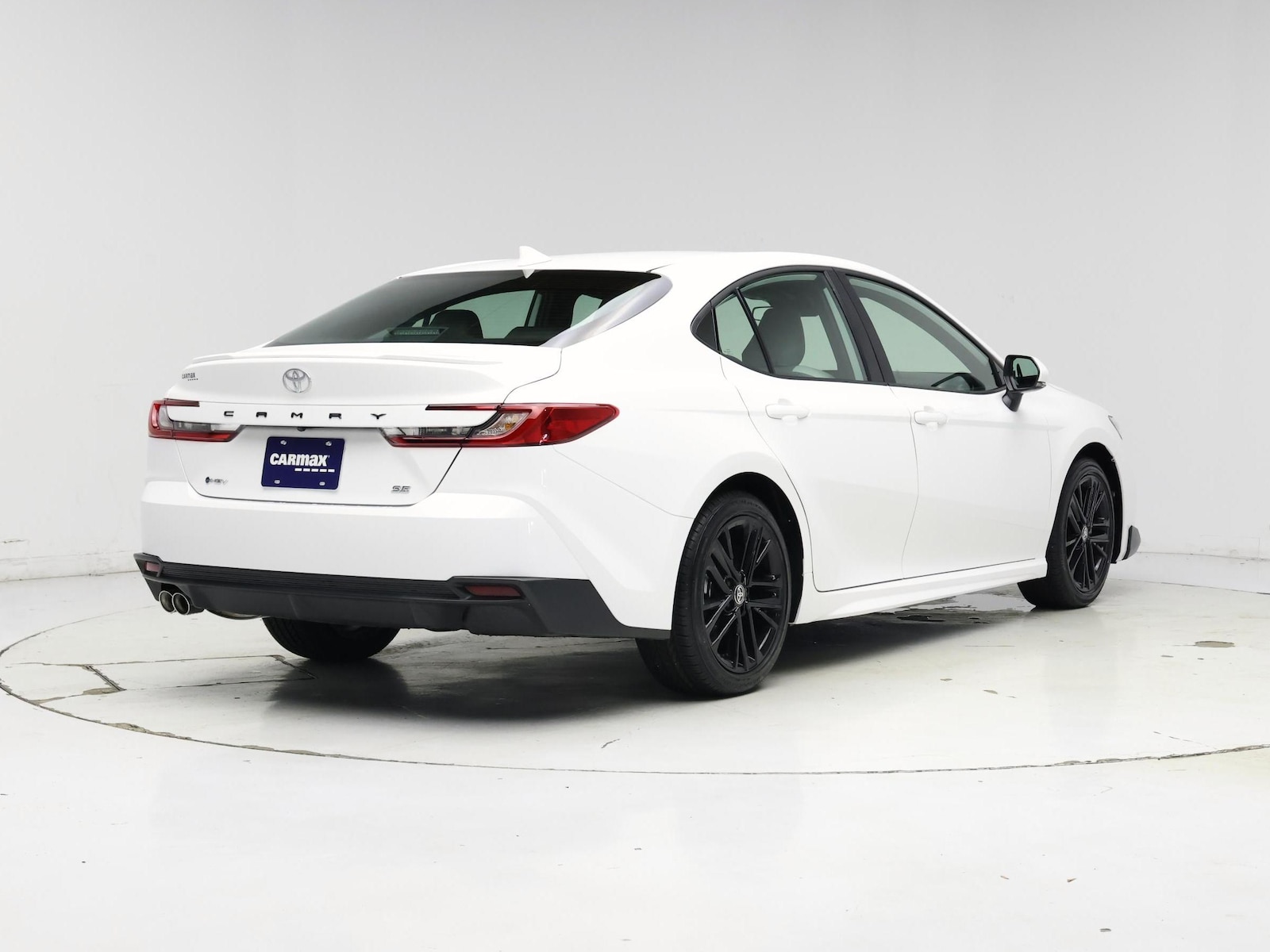 2026 Toyota Camry SE - Photo 9