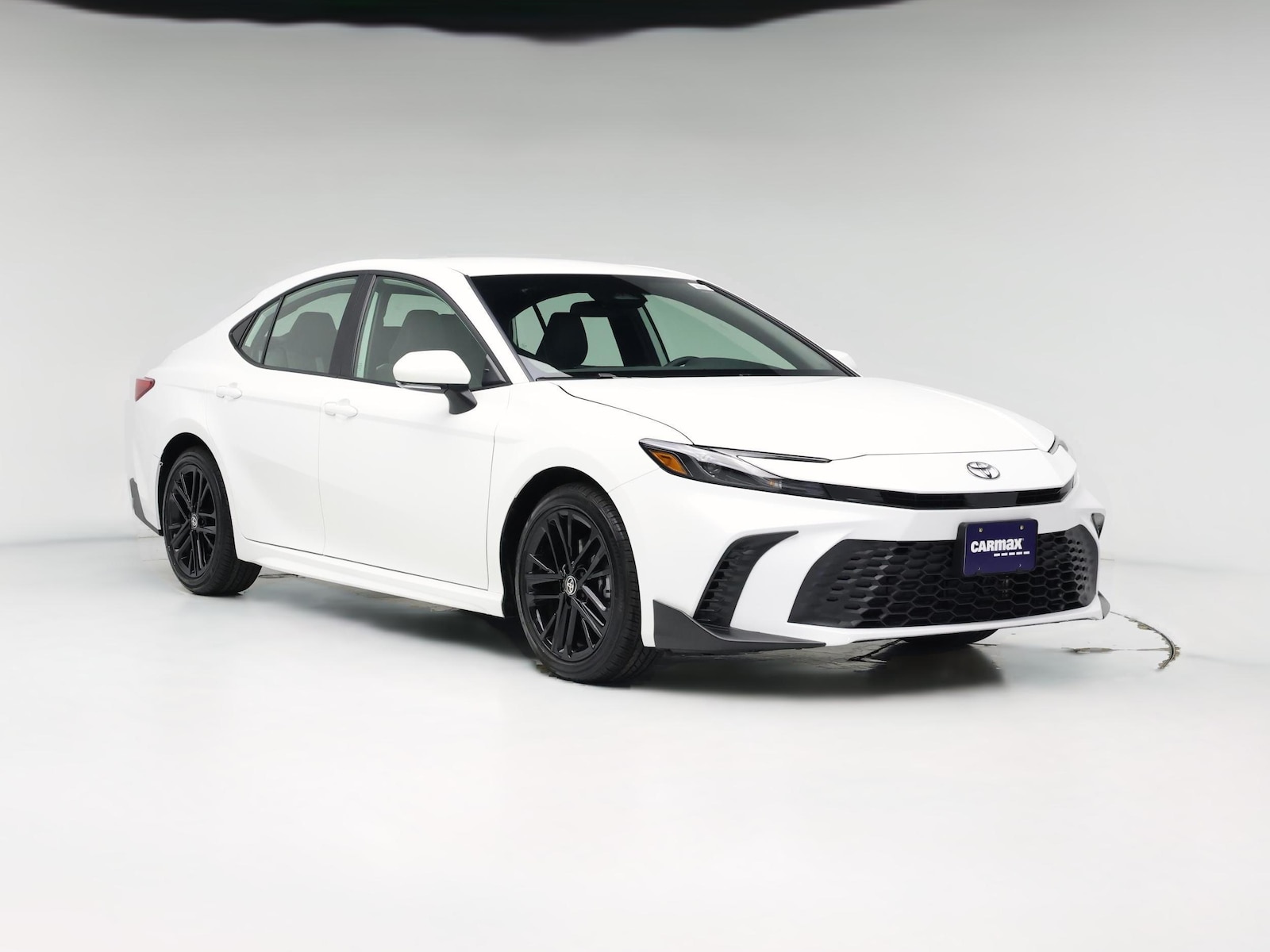 2026 Toyota Camry SE - Photo 1