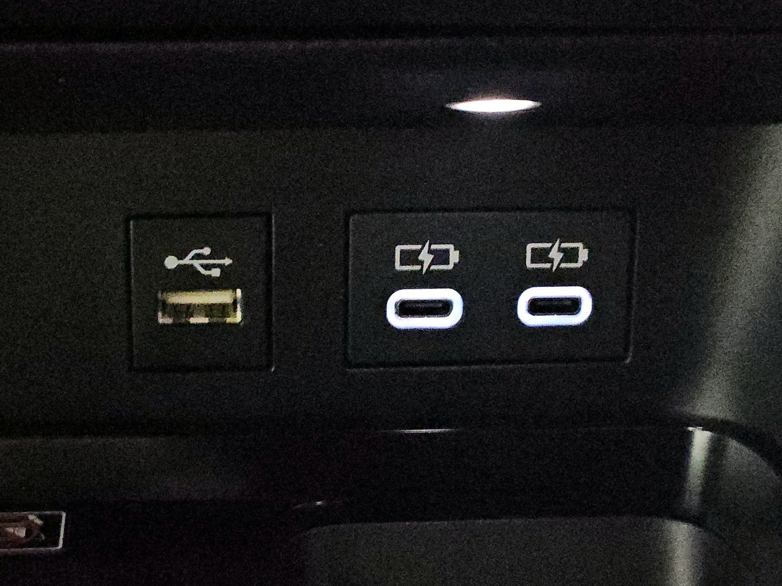 2026 Toyota Camry SE - Photo 19