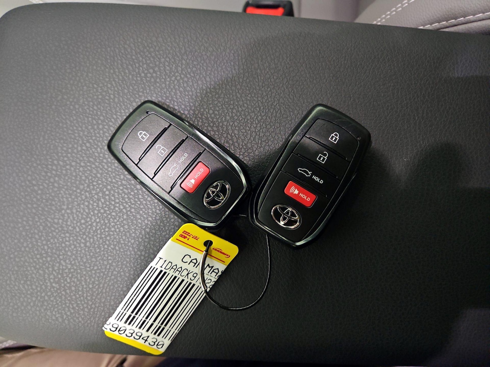 2026 Toyota Camry SE - Photo 23