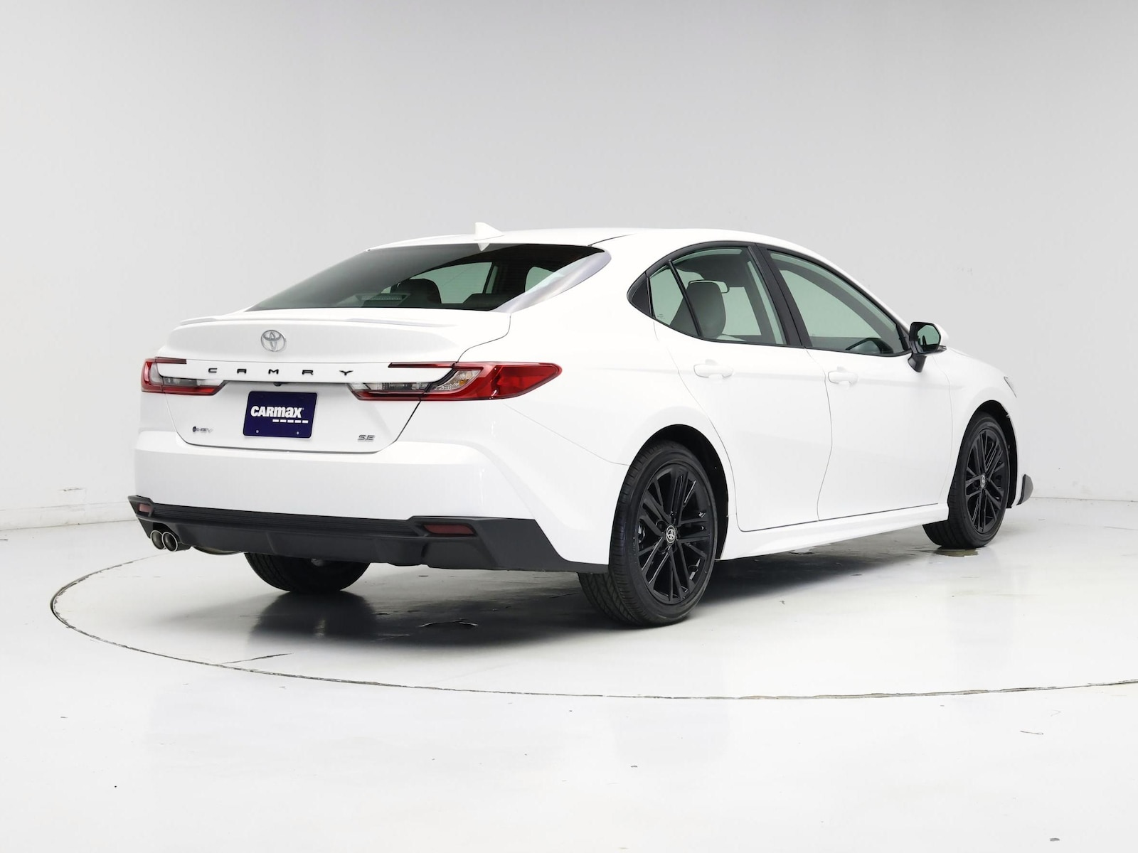 2026 Toyota Camry SE - Photo 9