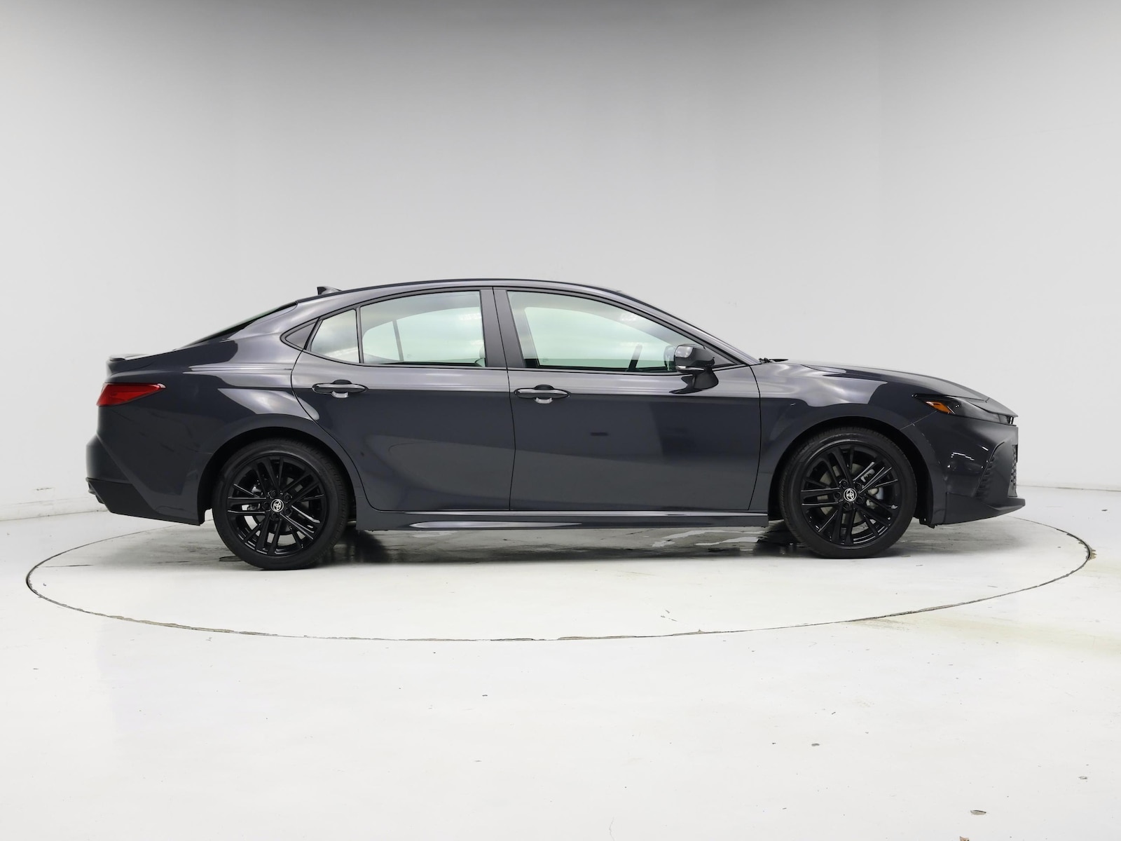 2026 Toyota Camry SE - Photo 8