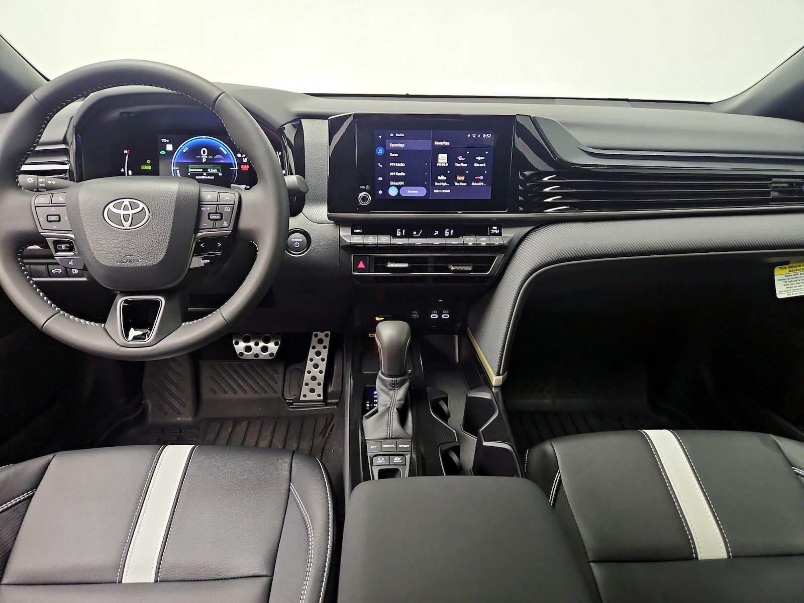 2026 Toyota Camry SE - Photo 10