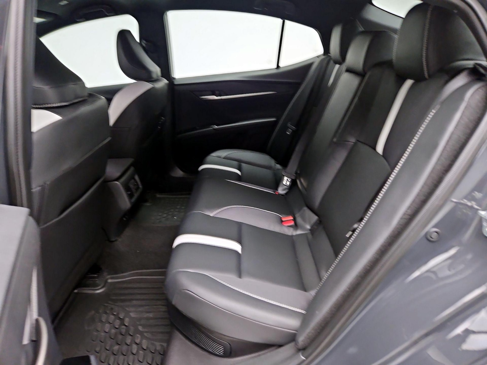 2026 Toyota Camry SE - Photo 20