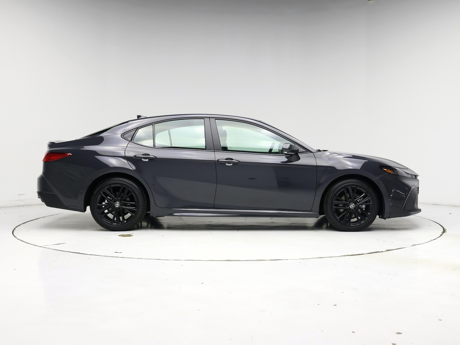 2026 Toyota Camry SE - Photo 8