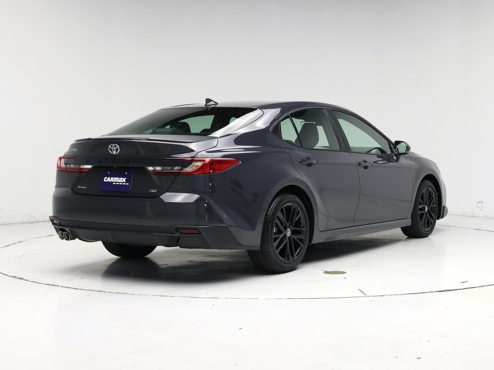 2026 Toyota Camry SE - Photo 9